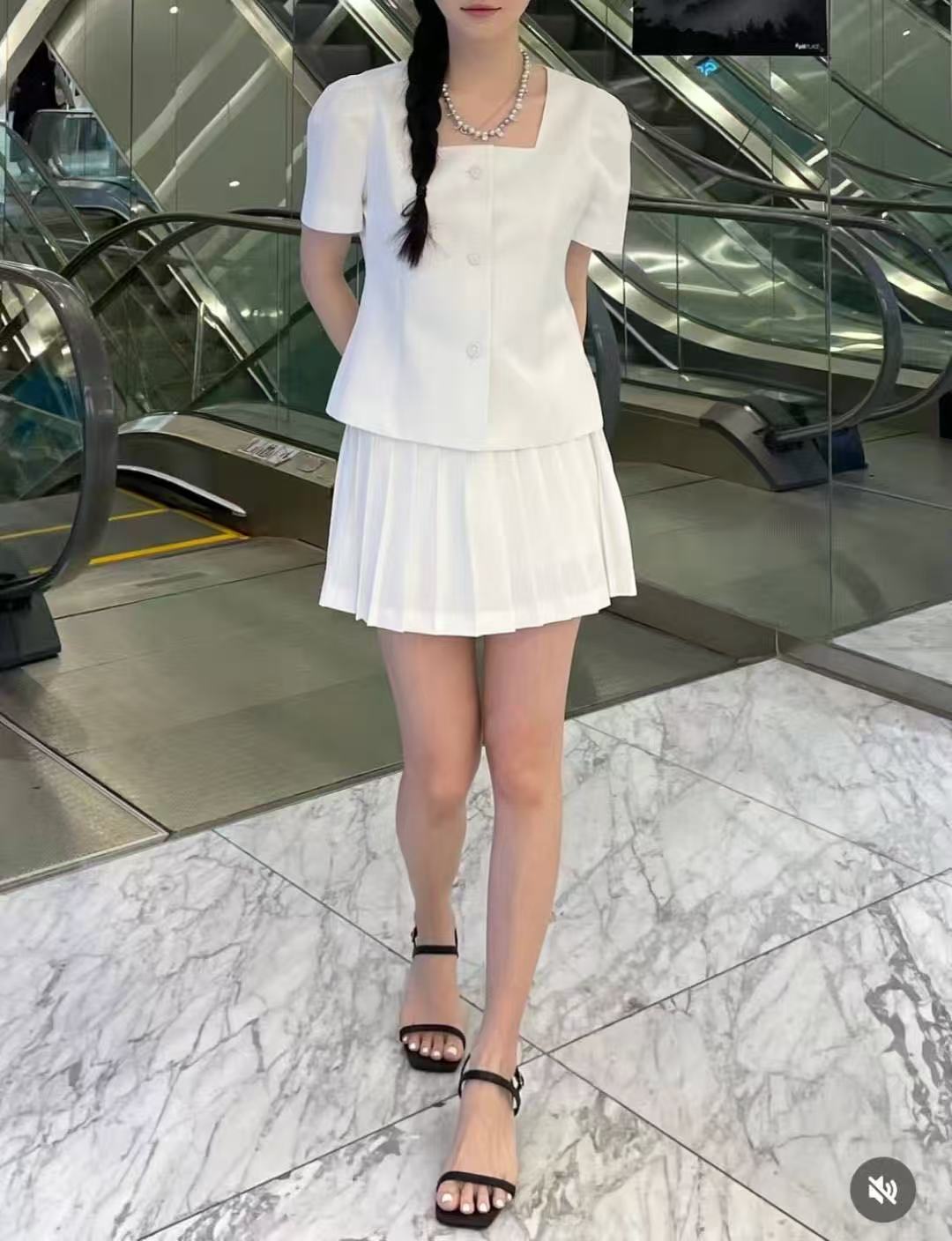 𝐉𝐮𝐥 Square Grace Top