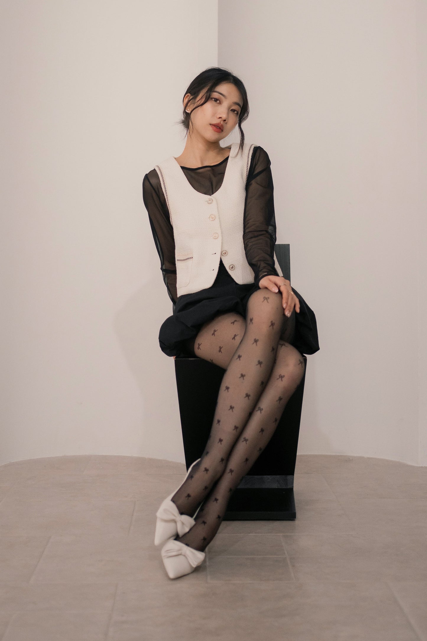 𝐊𝐞𝐝𝐢 𝐱 𝐓𝐡𝐞 𝐊𝐨𝐫𝐧𝐞𝐫 Sheer Tights