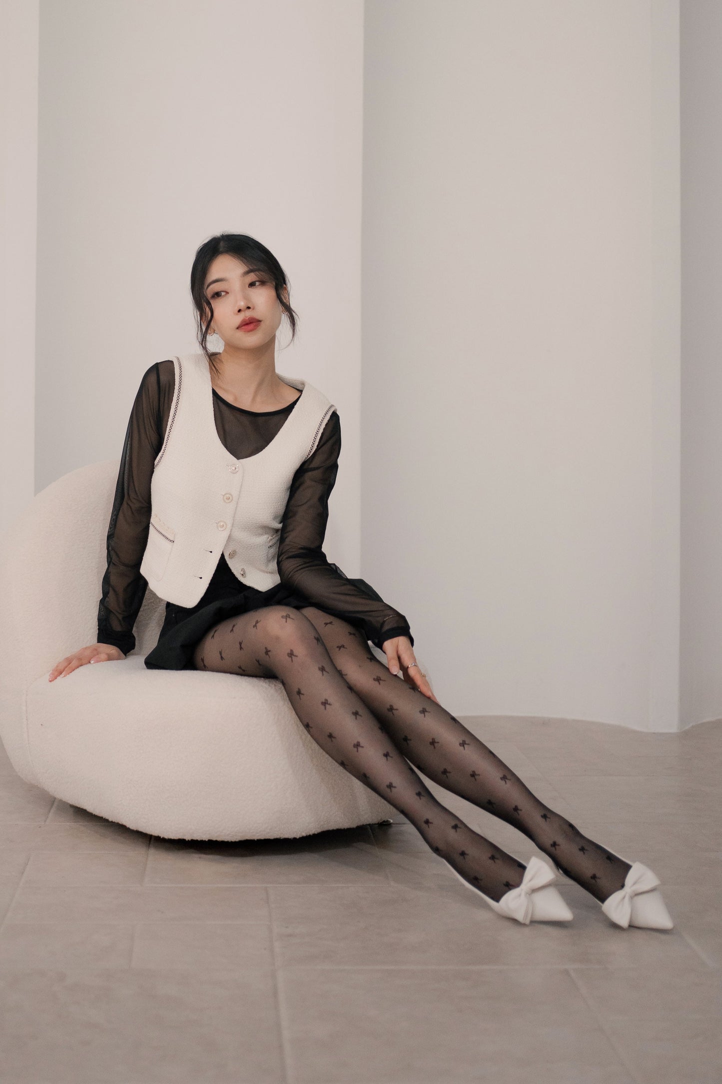 𝐊𝐞𝐝𝐢 𝐱 𝐓𝐡𝐞 𝐊𝐨𝐫𝐧𝐞𝐫 Sheer Tights