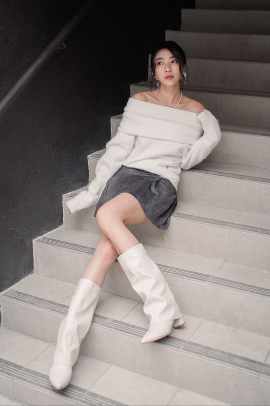 𝙎𝙖𝙡𝙚❣️ 𝐊𝐞𝐝𝐢 𝐱 𝐓𝐡𝐞 𝐊𝐨𝐫𝐧𝐞𝐫 Sleeves Heel Boots - Ivory