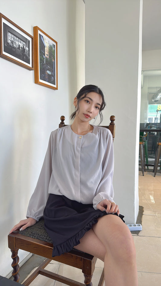 𝙎𝙖𝙡𝙚❣️ Gold Button Sheer Blouse