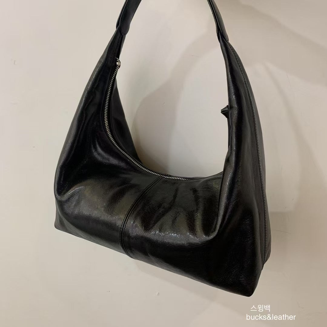 𝐌𝐚𝐫🇰🇷 Lambskin Croissant Bag