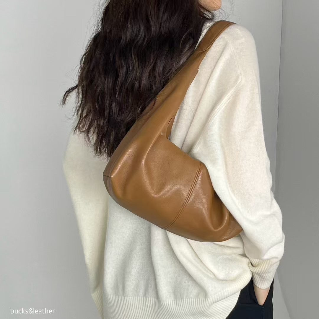 𝐌𝐚𝐫🇰🇷 Lambskin Croissant Bag