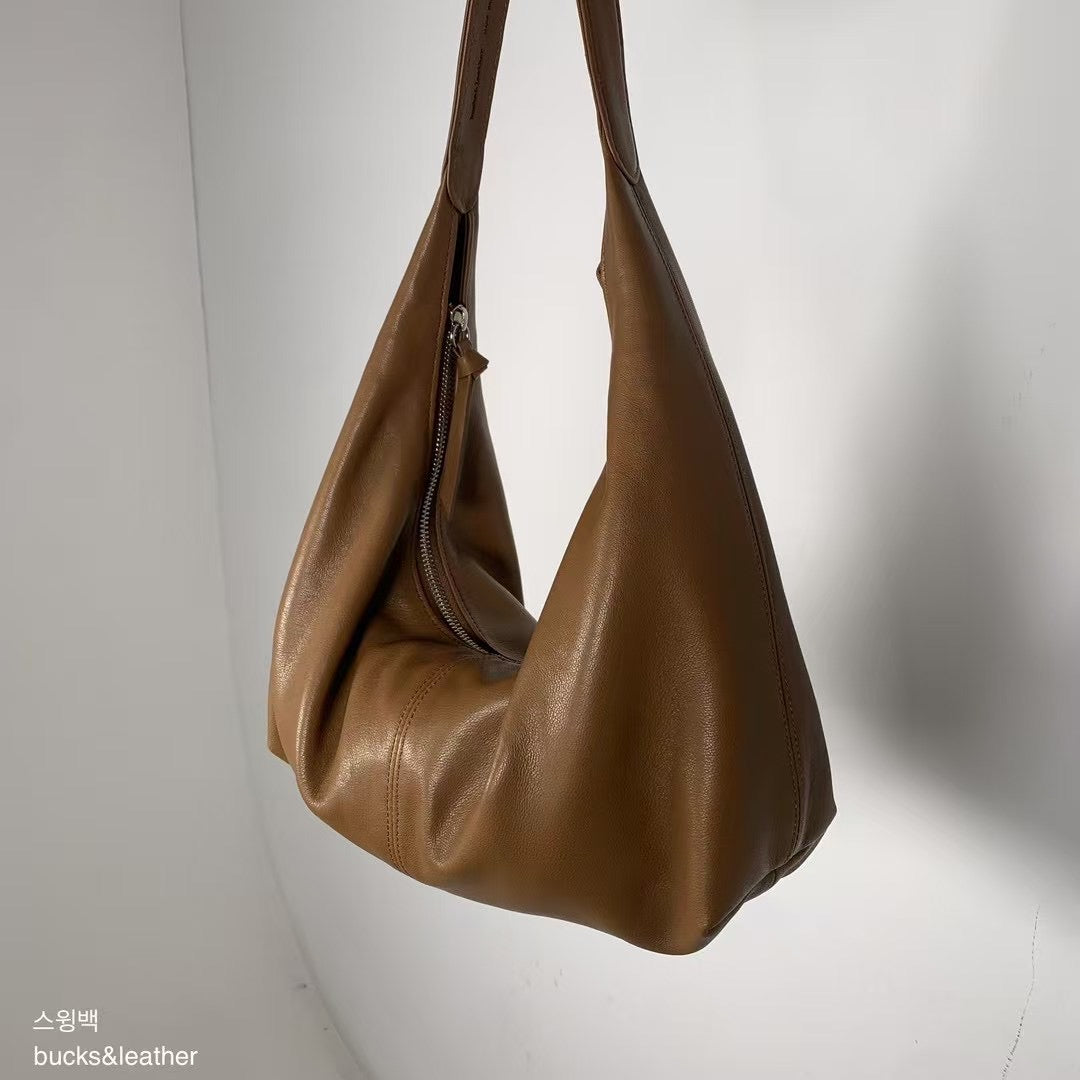 𝐌𝐚𝐫🇰🇷 Lambskin Croissant Bag