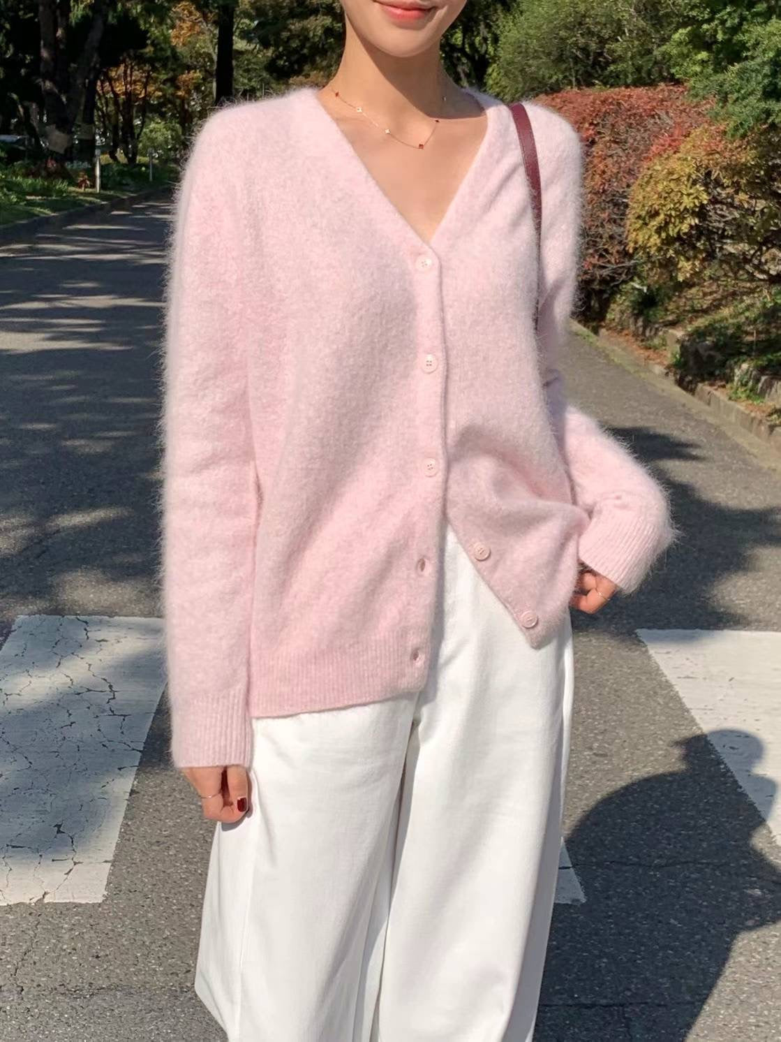 𝙆𝙧 🇰🇷 V-neck Angora Cashmere Cardigan