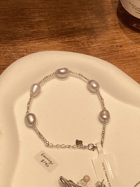 【Lara】Grey Baroque Station Bracelet 灰小巴洛克閃銀鏈手鏈