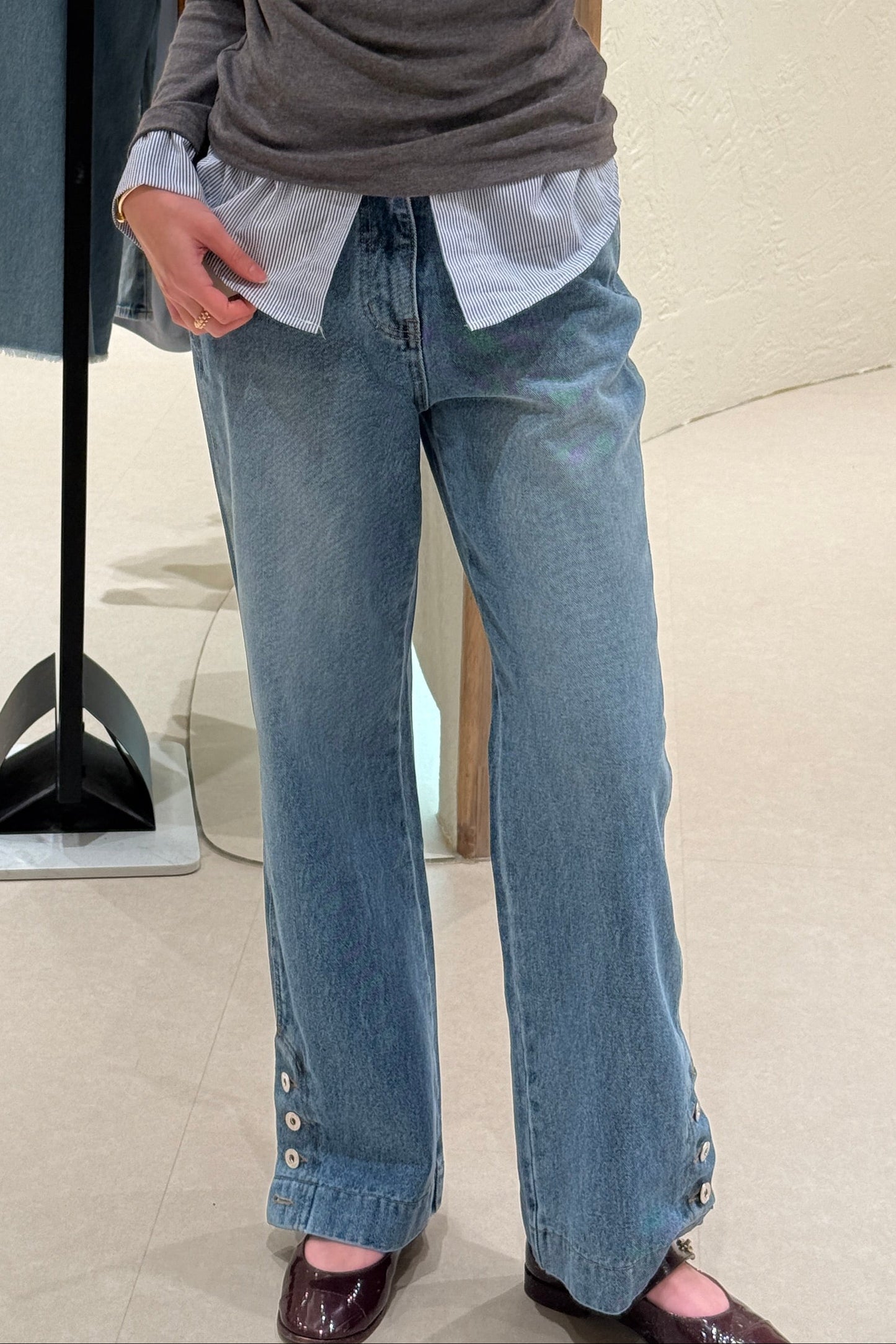 𝙎𝙖𝙡𝙚 Classic Ease Button-Hem Denim