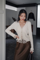 KR 𝐎𝐜𝐭 Lace-Trim Tie-Front Knit Top