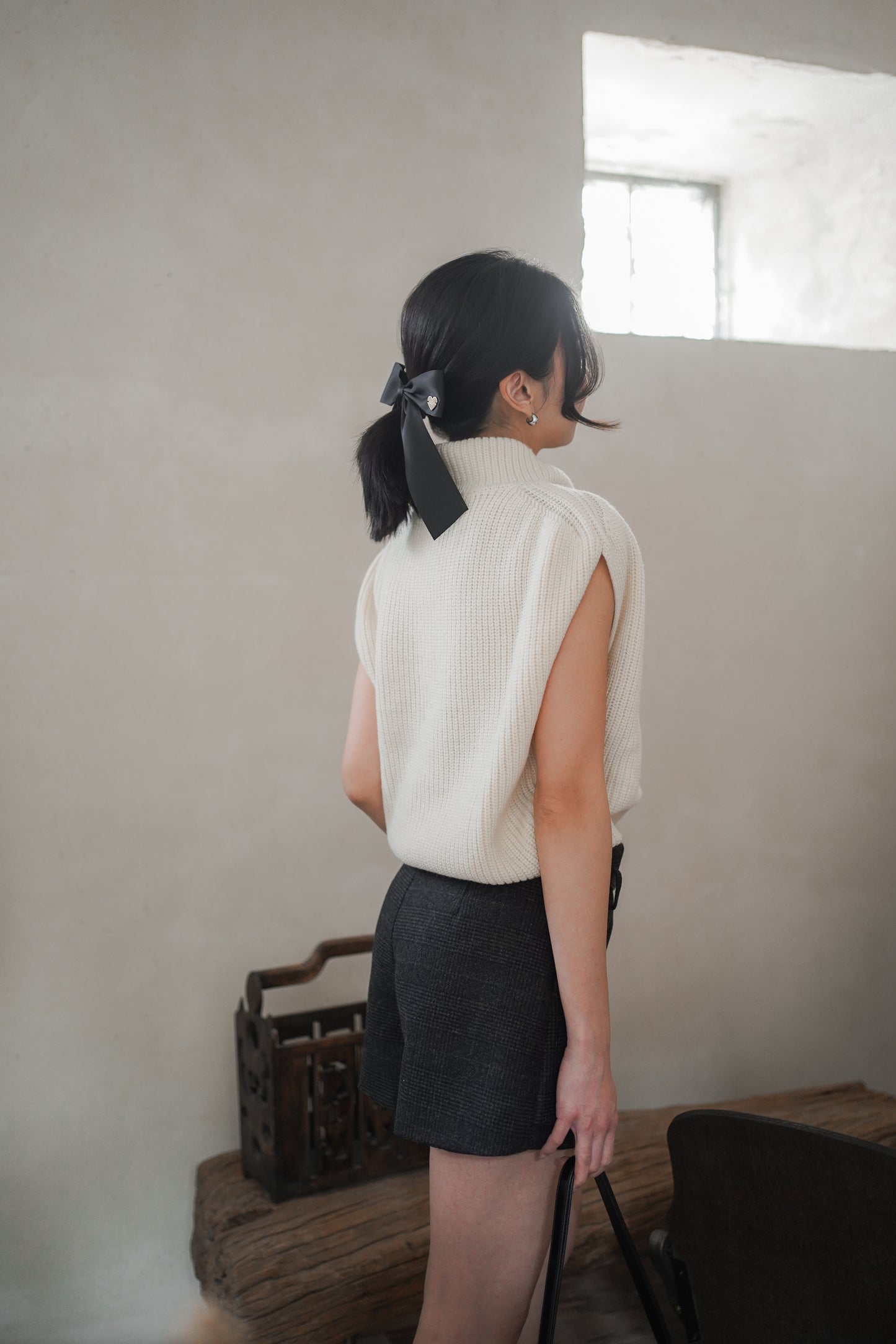 𝐃𝐞𝐜 Sculpted Mock-Neck Vest