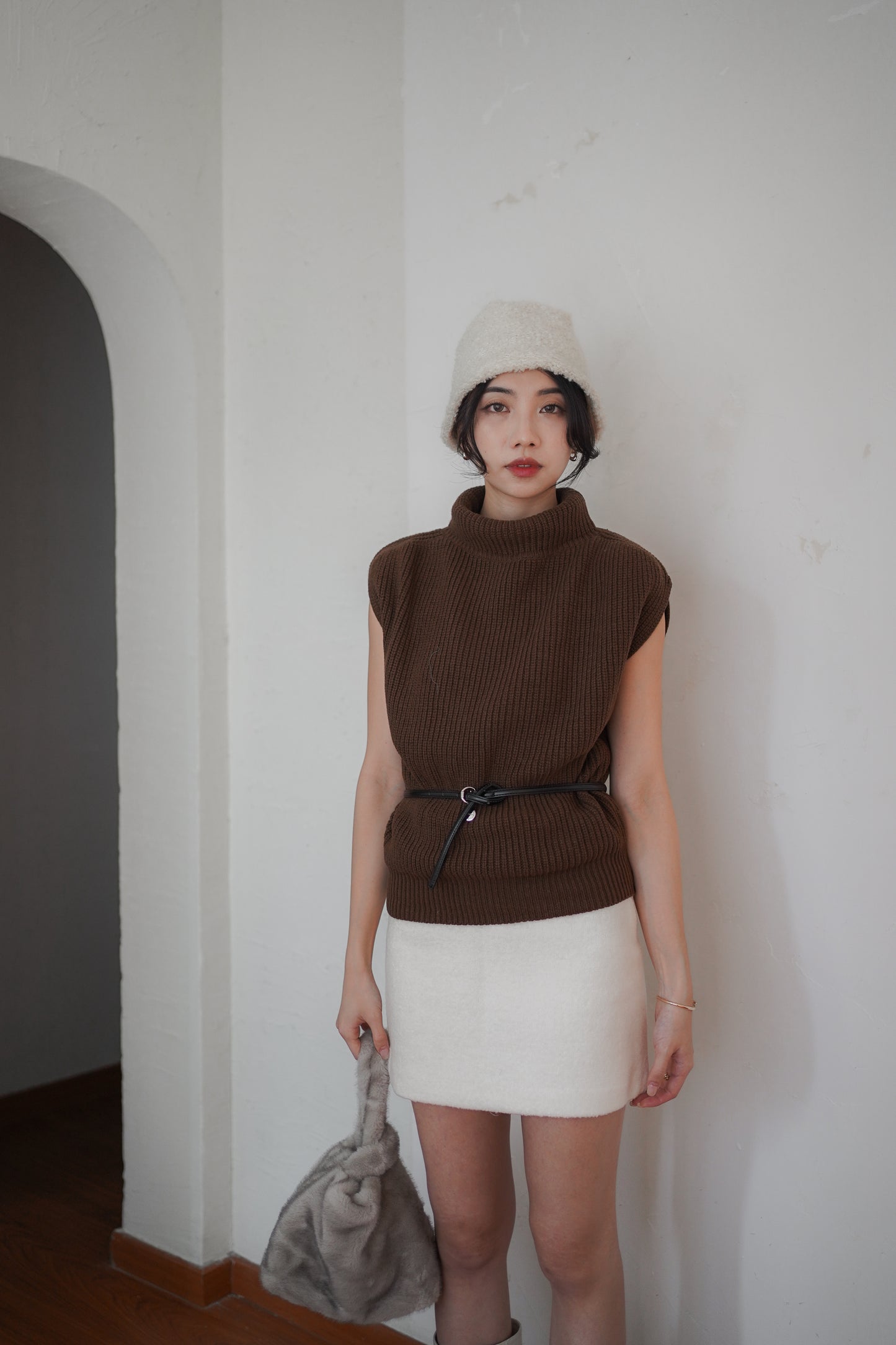 𝐃𝐞𝐜 Sculpted Mock-Neck Vest