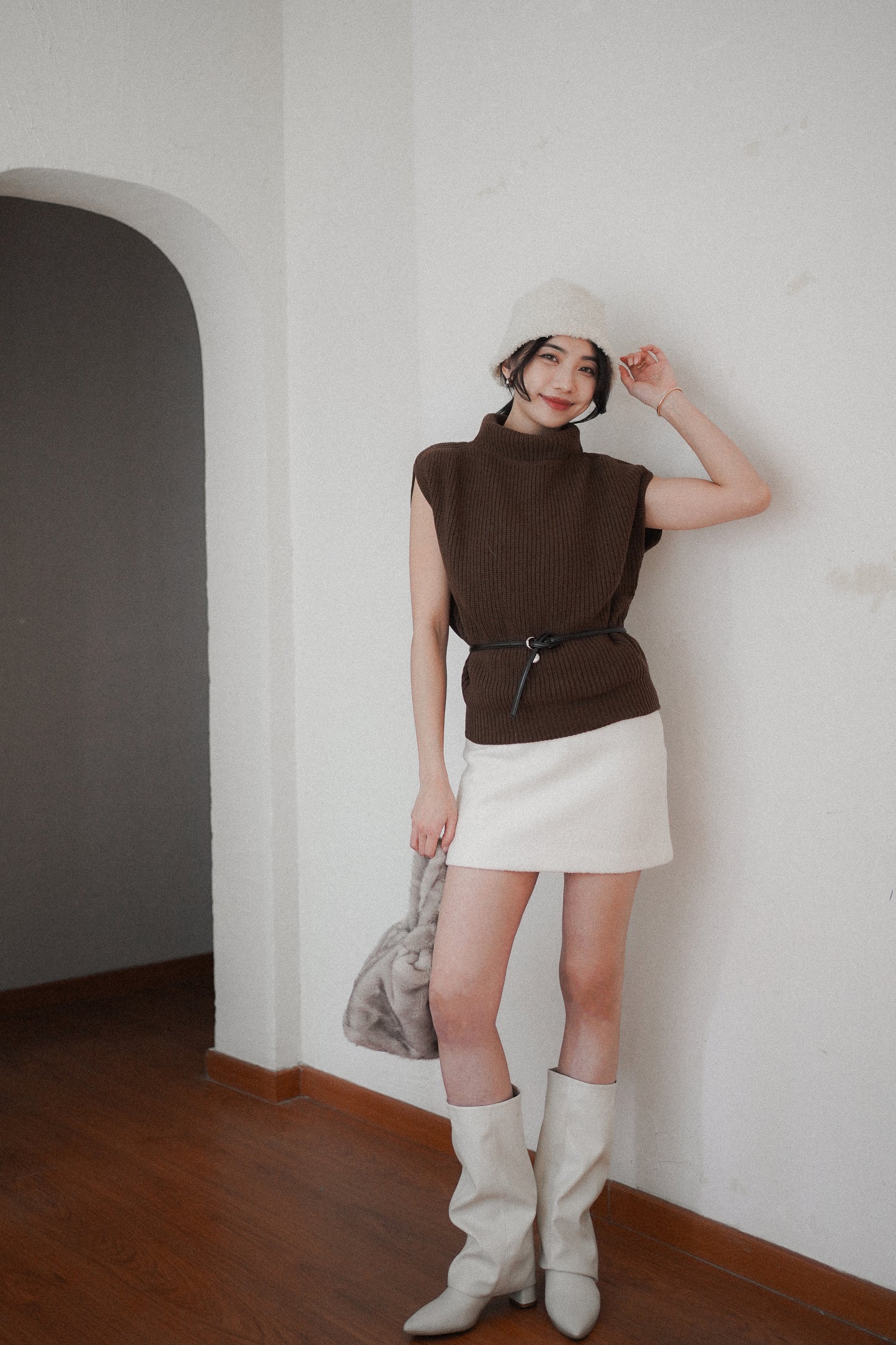 𝐃𝐞𝐜 Sculpted Mock-Neck Vest