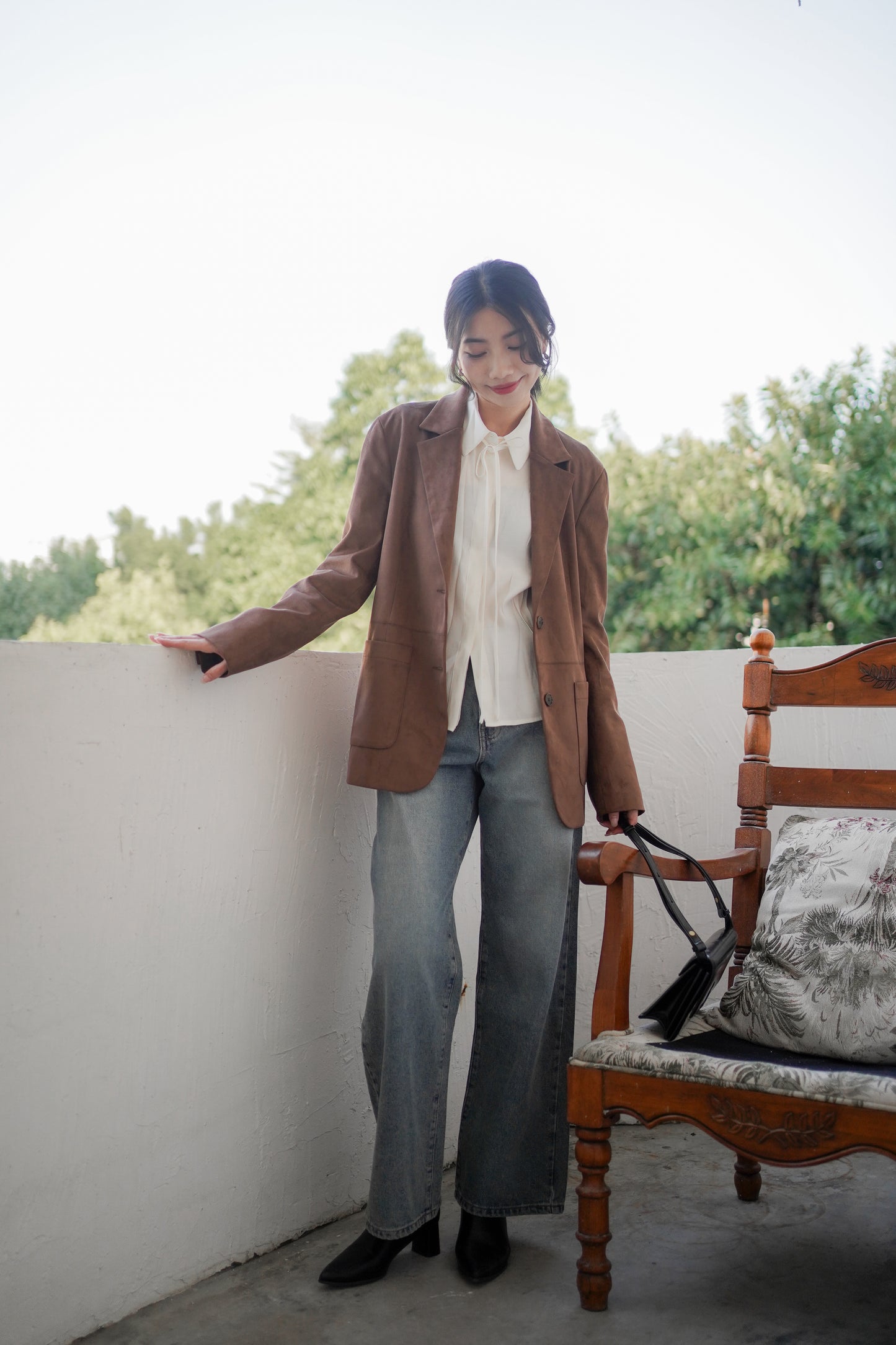 𝐃𝐞𝐜 Luminous Silk-Tie Blouse