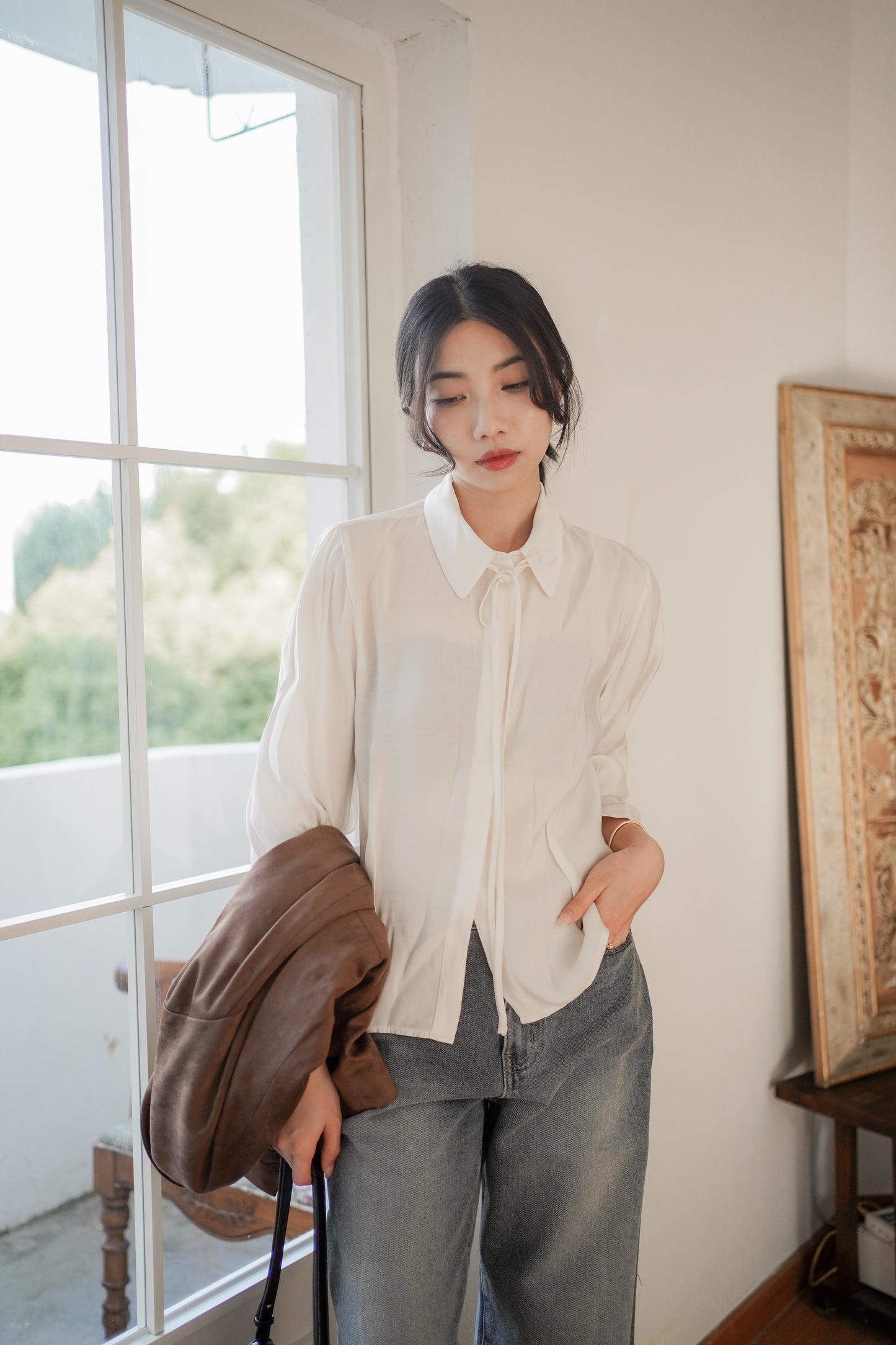 𝐃𝐞𝐜 Luminous Silk-Tie Blouse