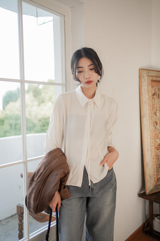 𝐃𝐞𝐜 Luminous Silk-Tie Blouse