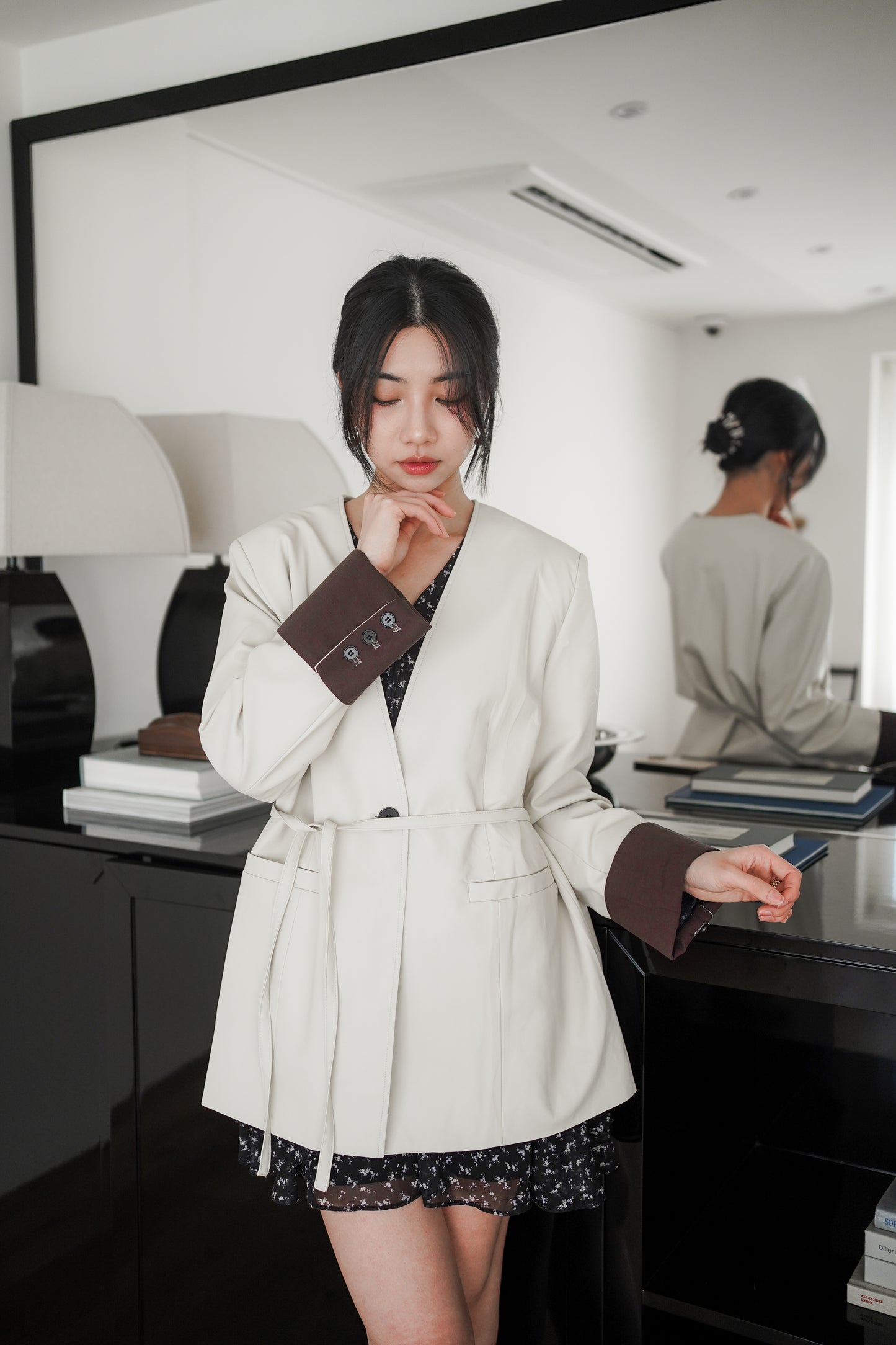 𝙎𝙖𝙡𝙚〖推薦款〗 Faux Leather Urban Blazer