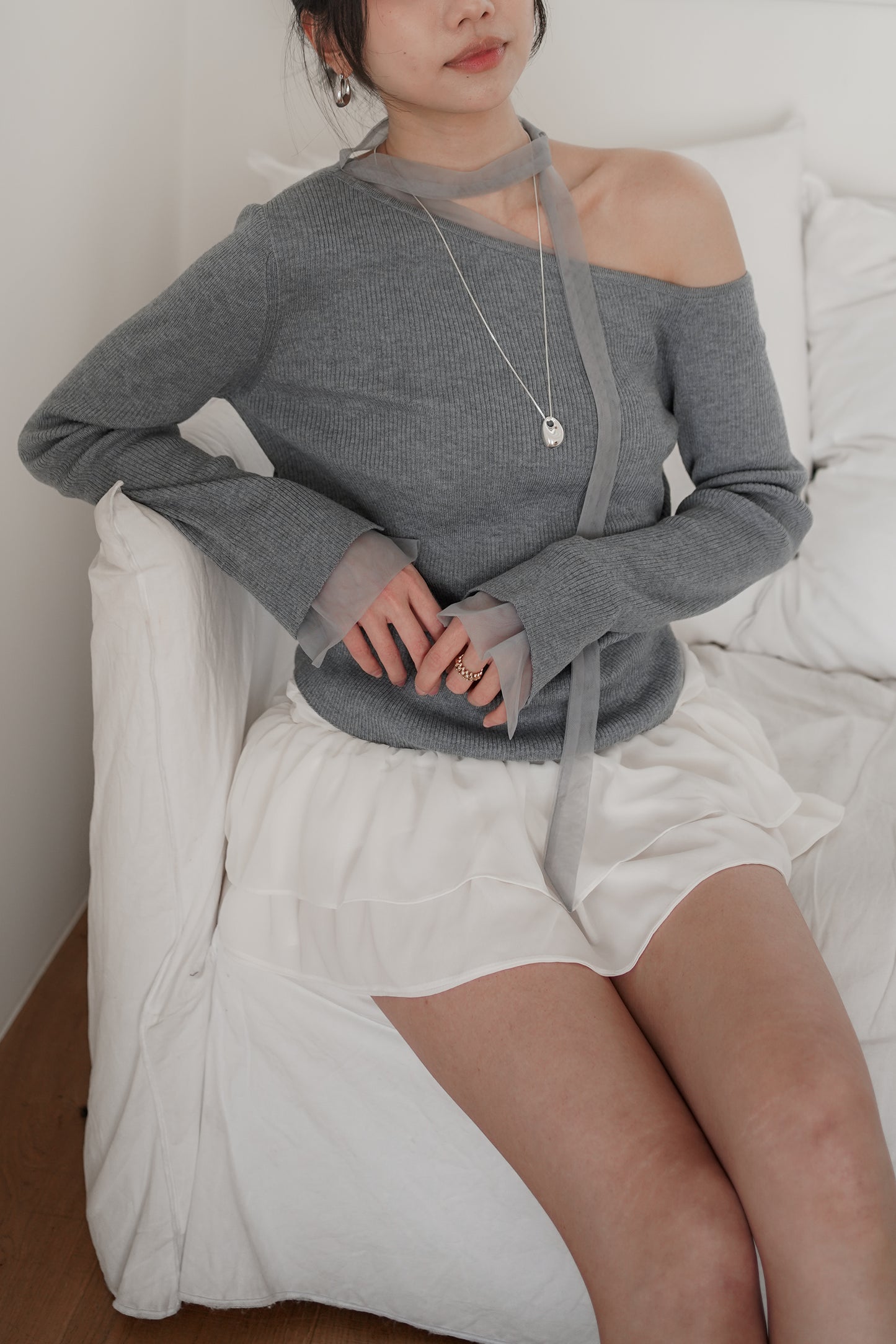 𝐌𝐚𝐫🇰🇷 One Shoulder Tie Knit Top