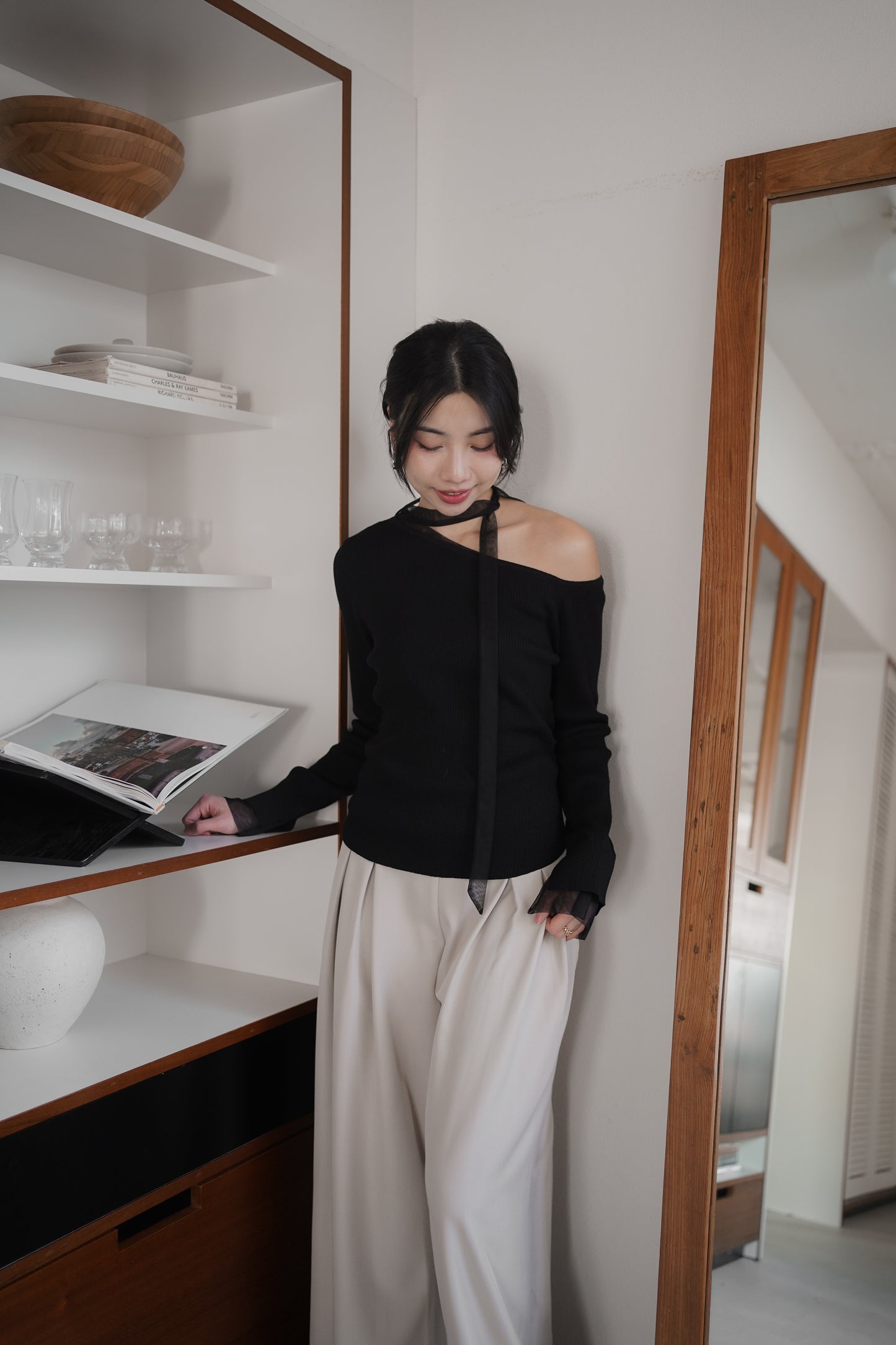 𝐌𝐚𝐫🇰🇷 One Shoulder Tie Knit Top