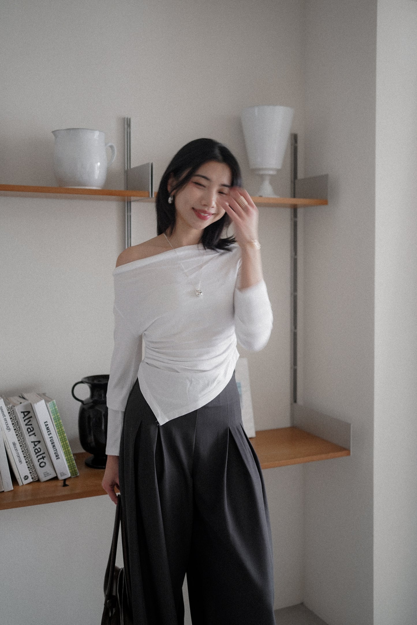 𝐌𝐚𝐫🇰🇷 〖小性感修身〗 Asym Line Modal Crop Top