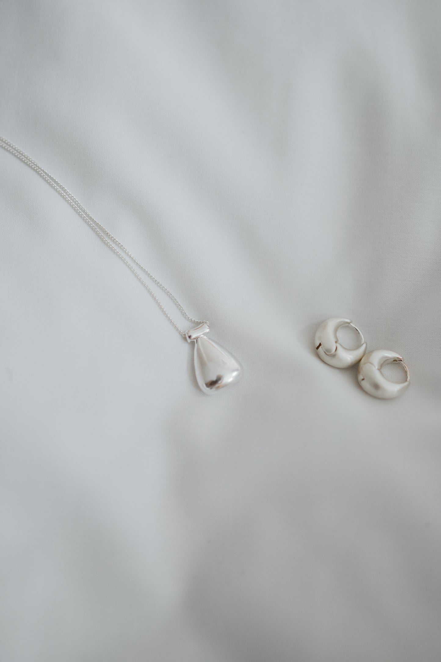 𝐌𝐚𝐲 〖肌理霧銀〗 Sculpted Matte Silver Earrings