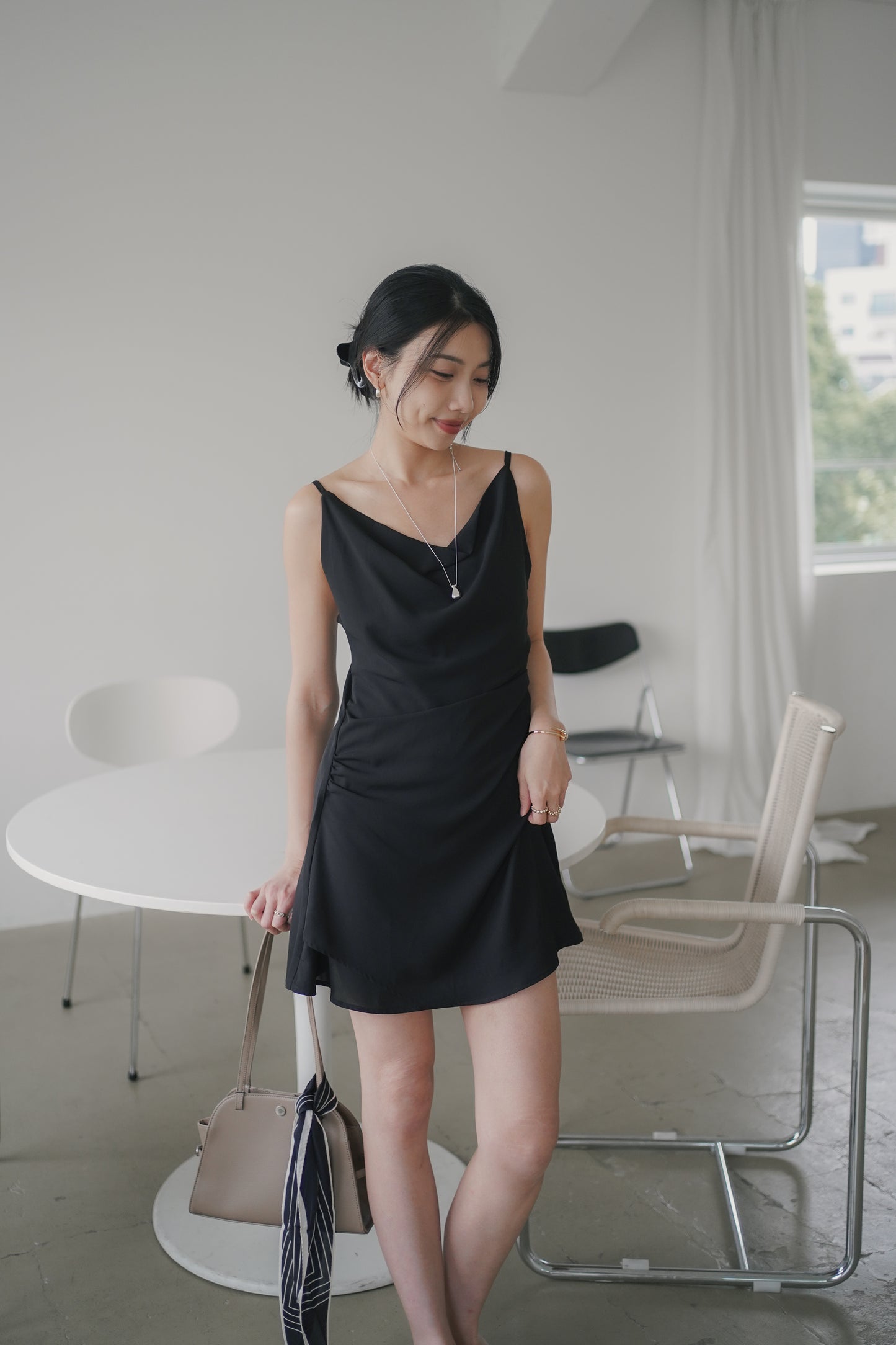 𝐌𝐚𝐲 〖法式清冷〗Cowl Neck Satin Mini Dress