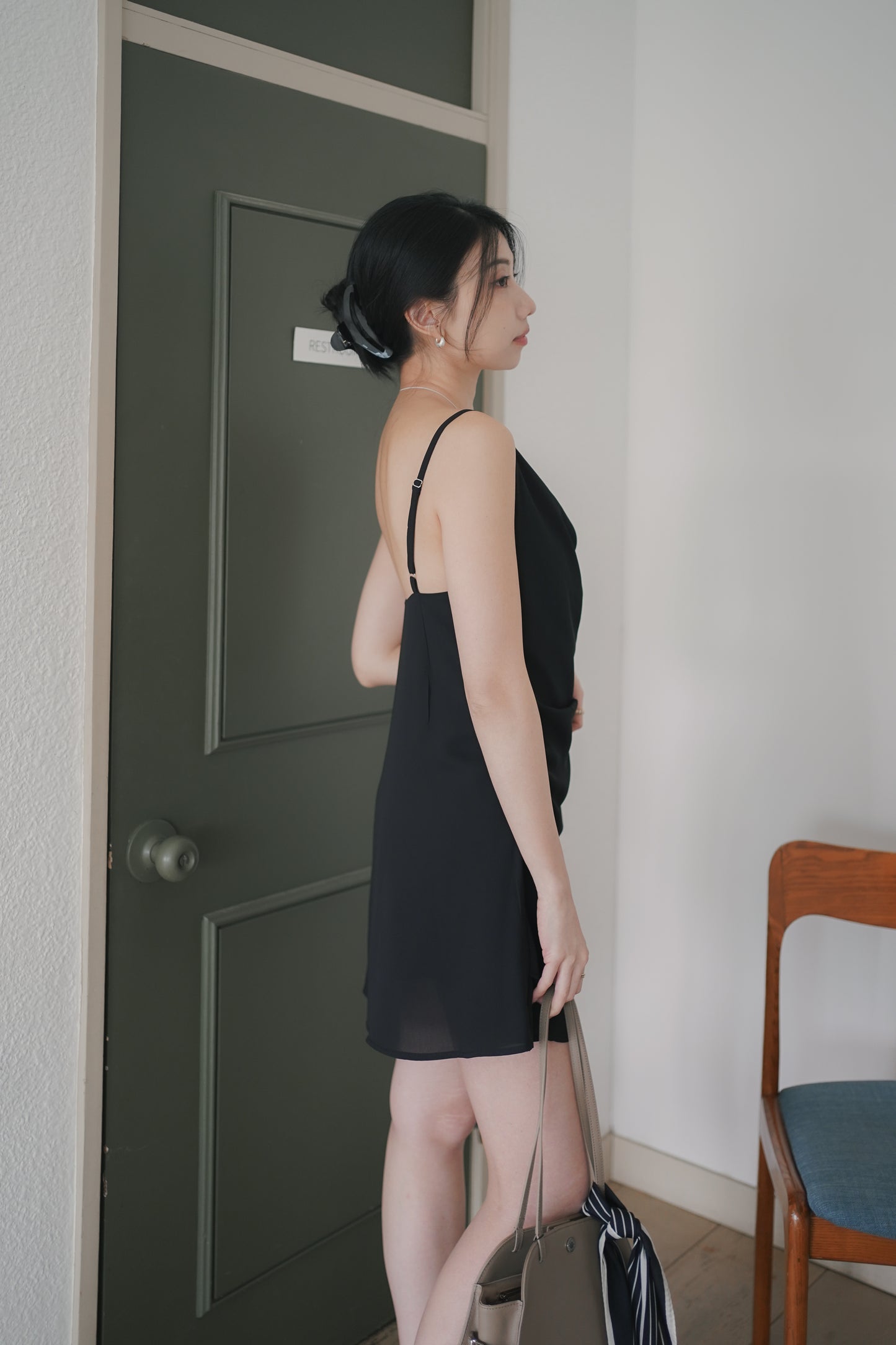 𝐌𝐚𝐲 〖法式清冷〗Cowl Neck Satin Mini Dress