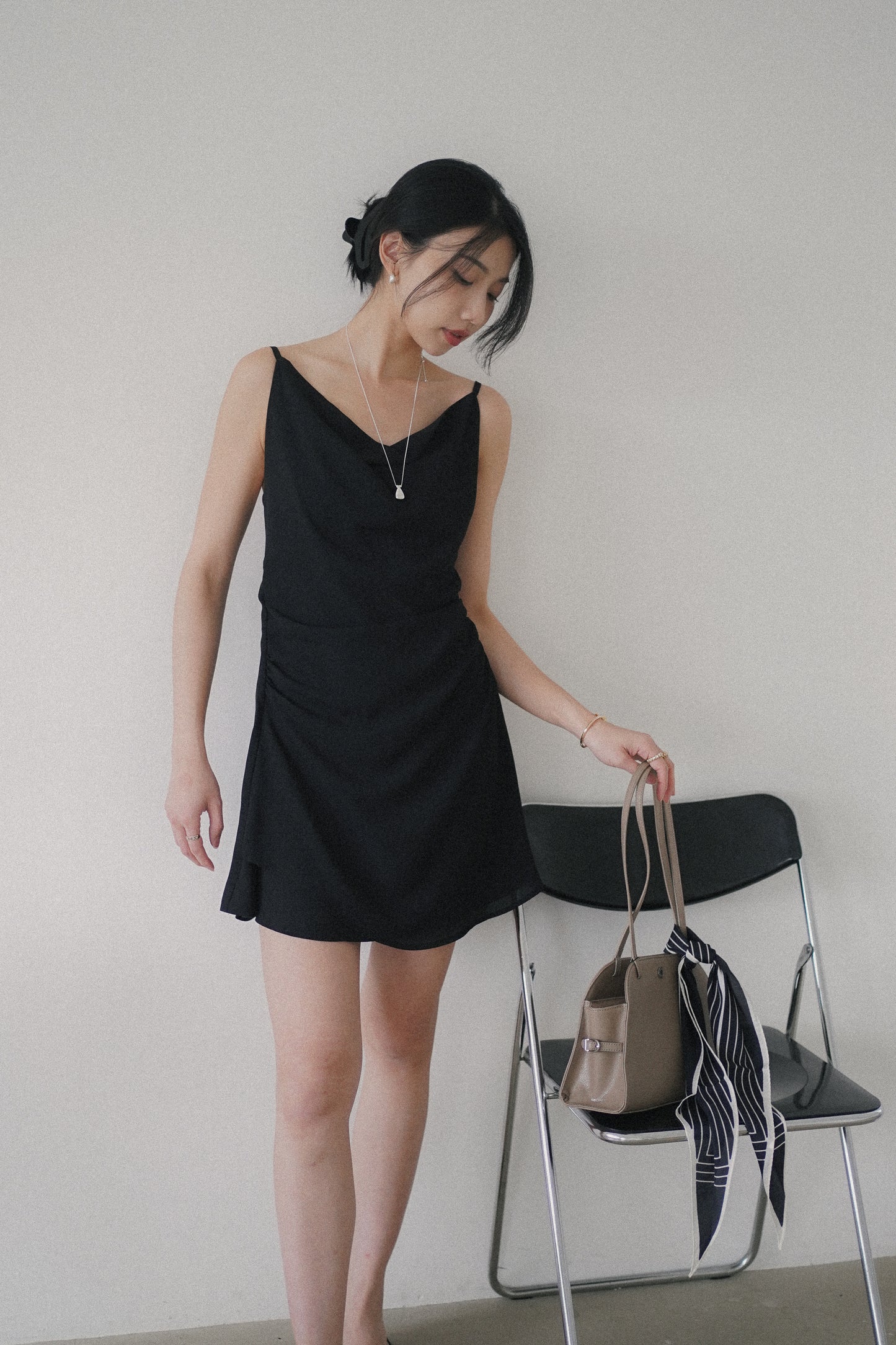 𝐌𝐚𝐲 〖法式清冷〗Cowl Neck Satin Mini Dress