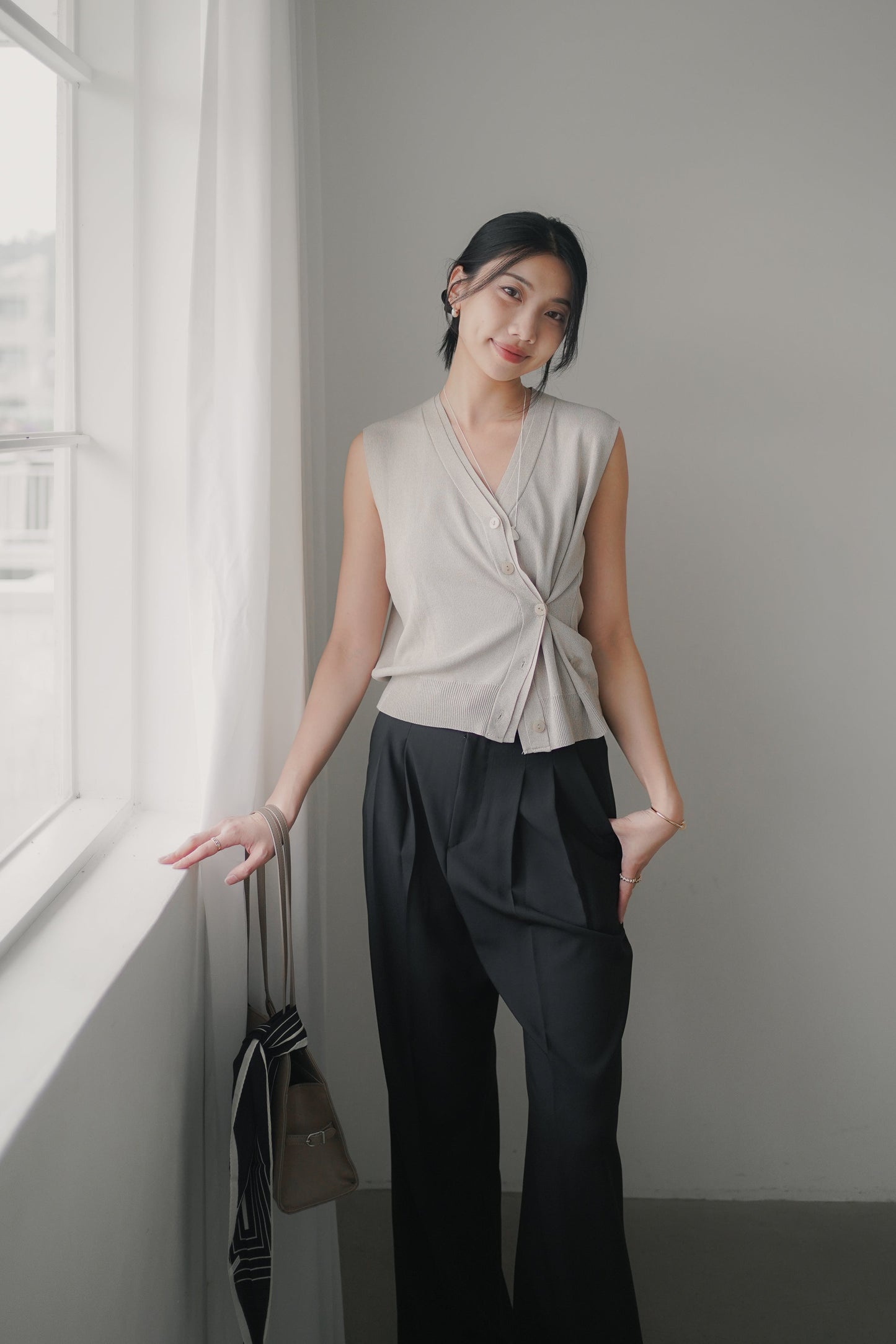 𝐌𝐚𝐲 〖Office Pick | 免熨〗Drape Scarf Twist Vestᵇᵉˢᵗ ⁱᵗᵉᵐ