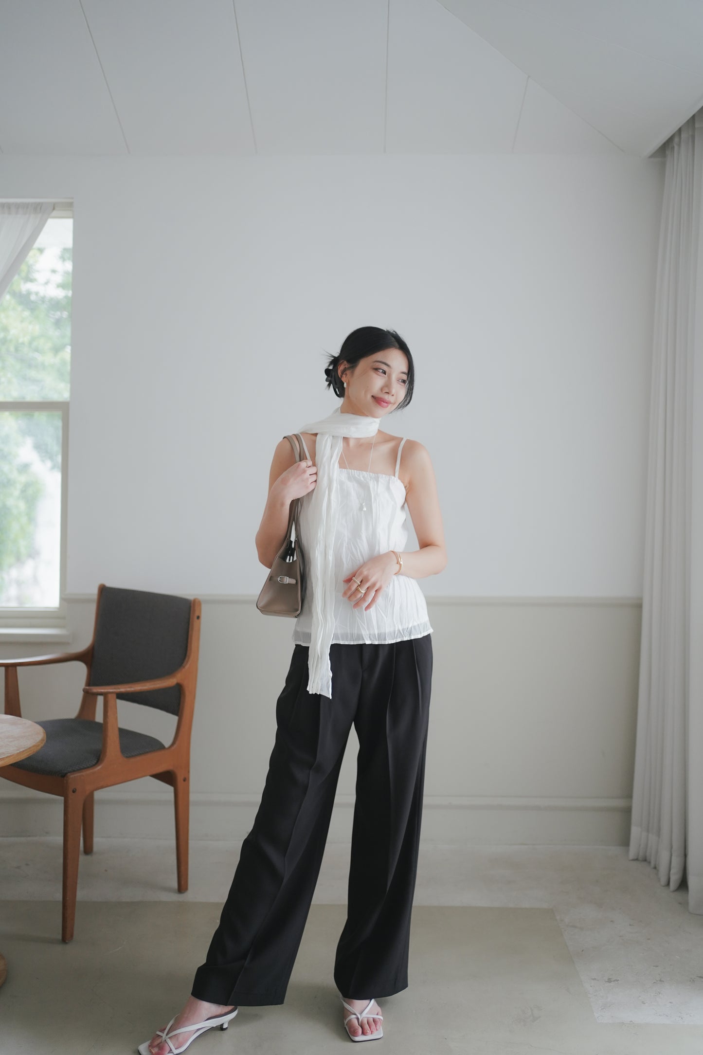 𝐌𝐚𝐲〖高級感立體壓褶〗Fluid Crinkle Scarf Top