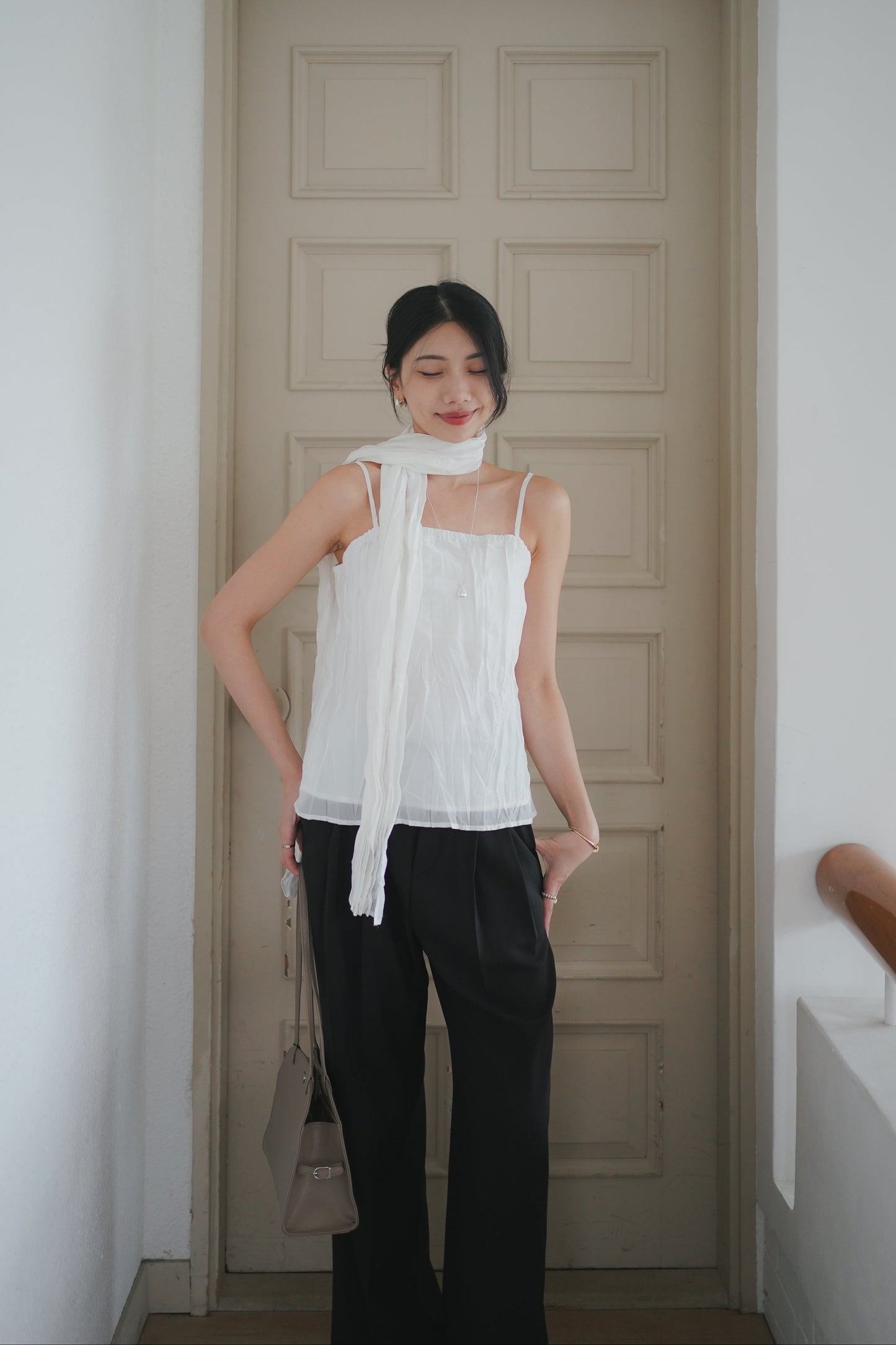 𝐌𝐚𝐲〖高級感立體壓褶〗Fluid Crinkle Scarf Top