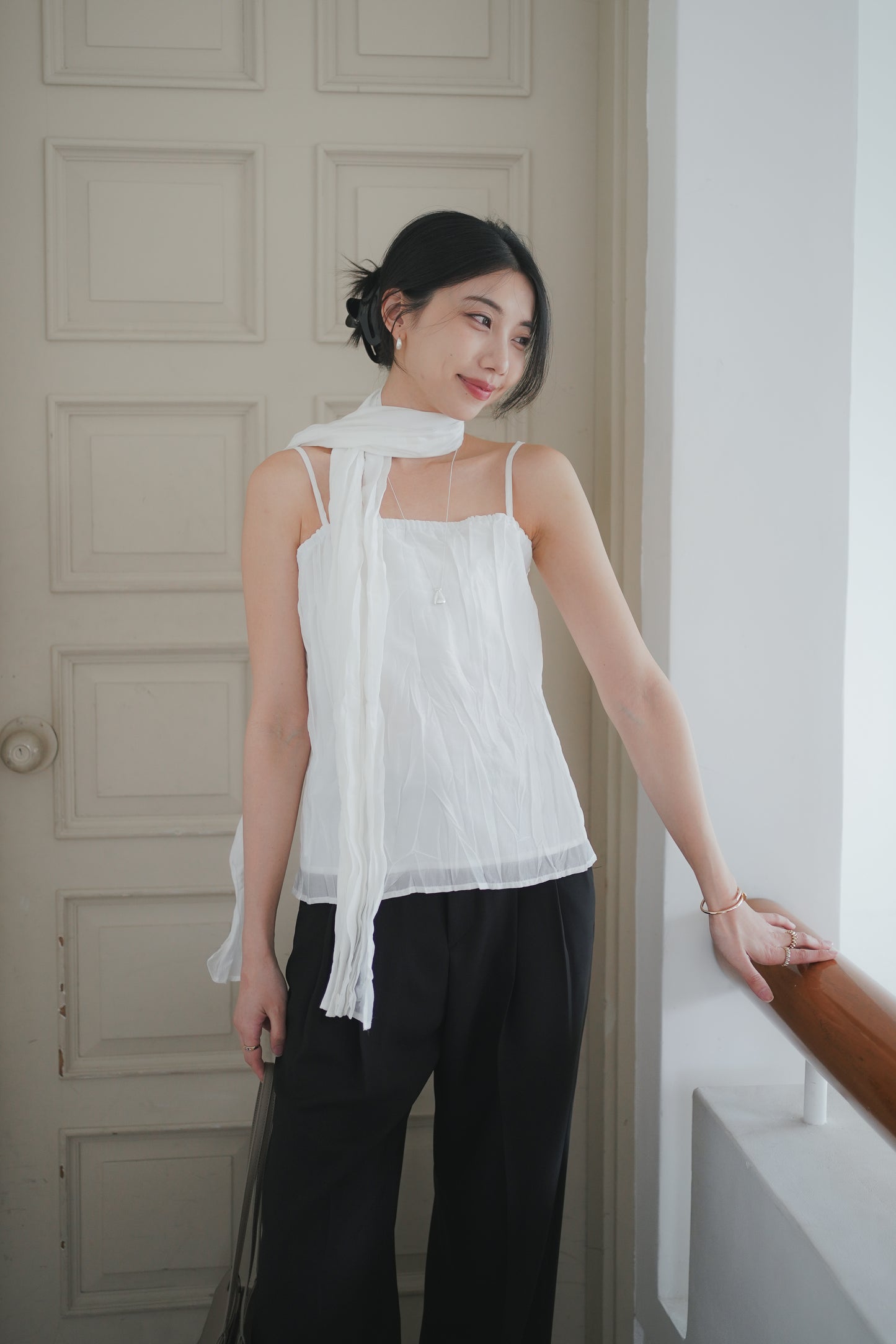 𝐌𝐚𝐲〖高級感立體壓褶〗Fluid Crinkle Scarf Top