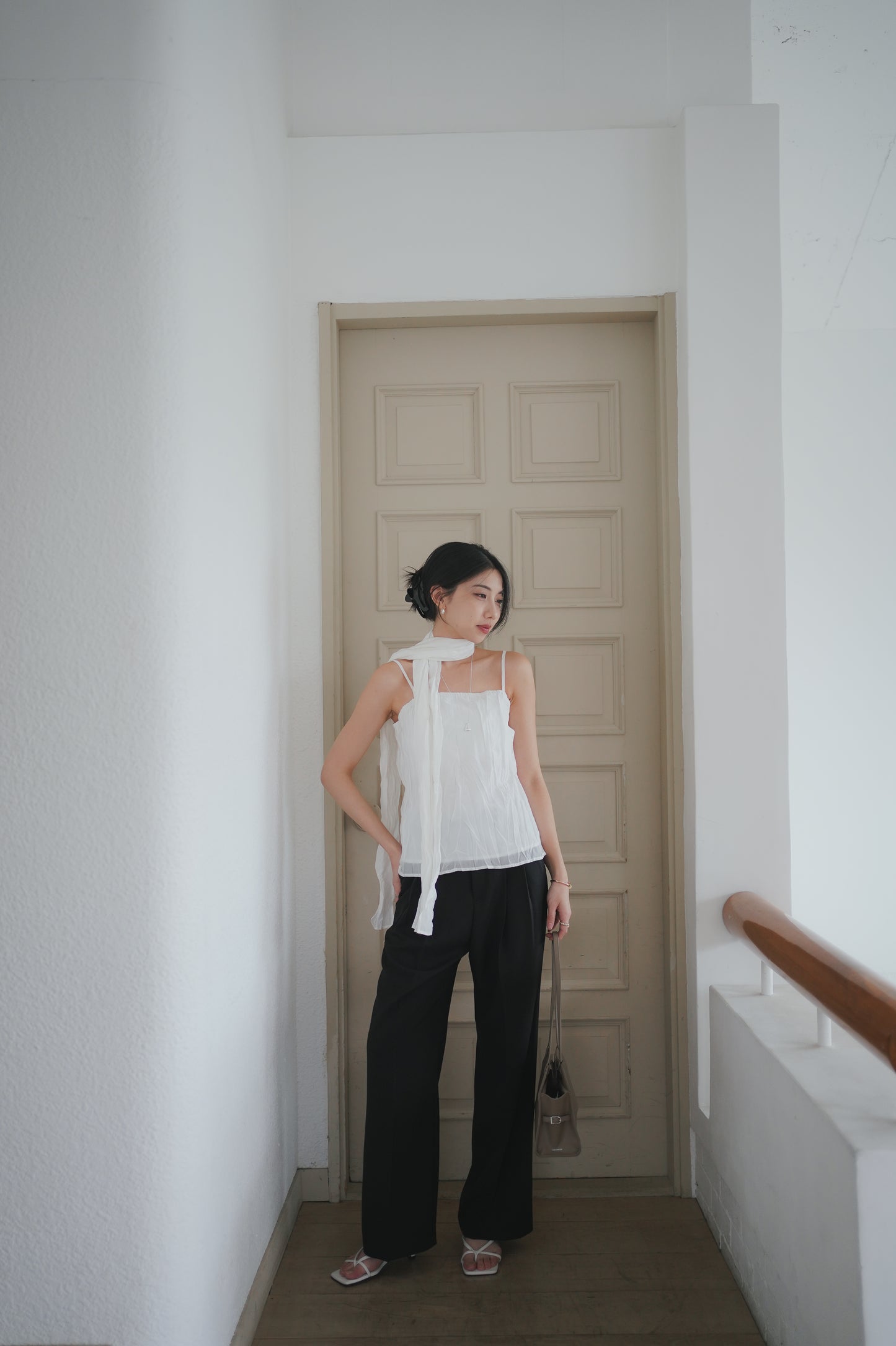 𝐌𝐚𝐲〖高級感立體壓褶〗Fluid Crinkle Scarf Top