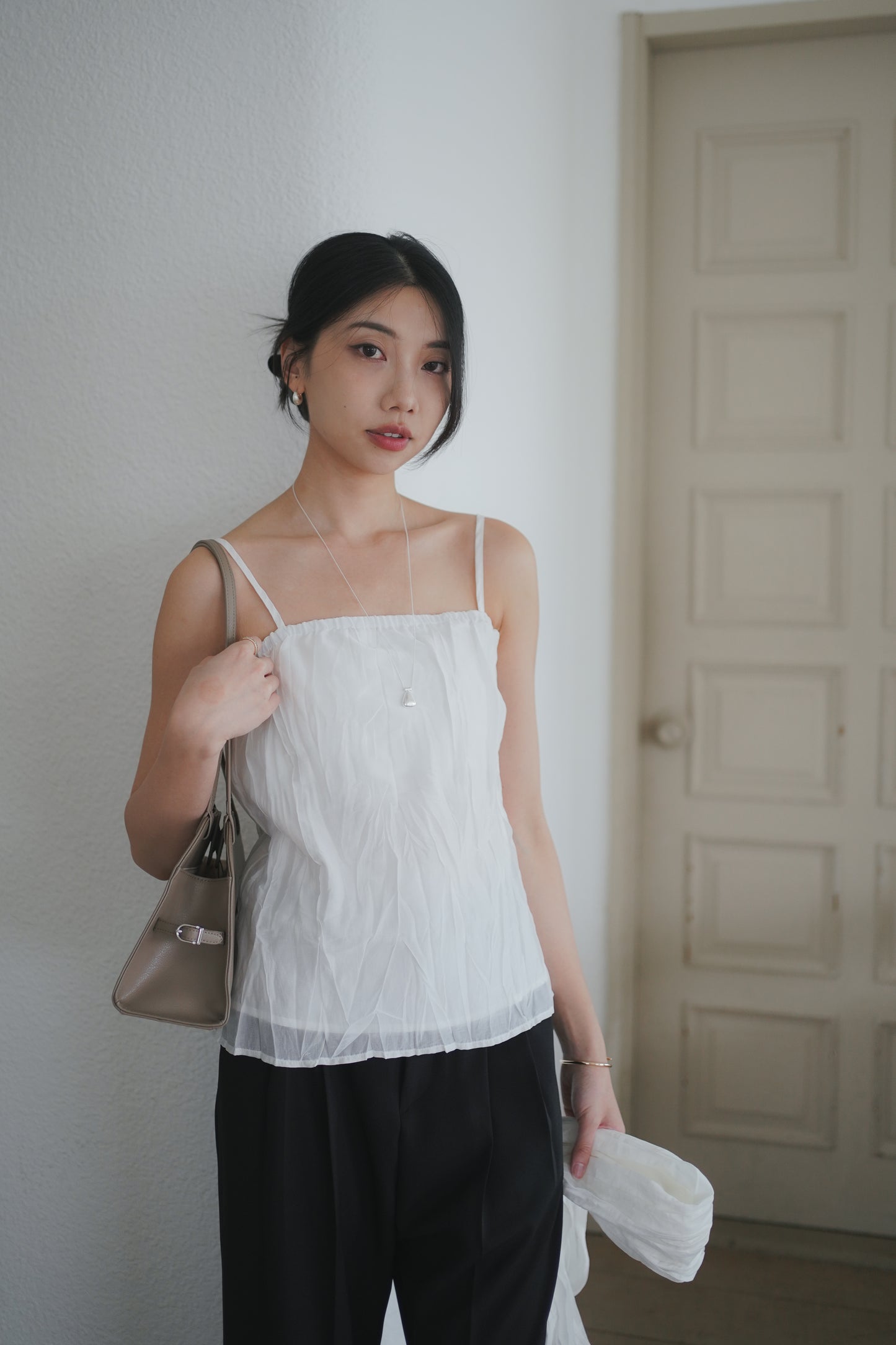 𝐌𝐚𝐲〖高級感立體壓褶〗Fluid Crinkle Scarf Top