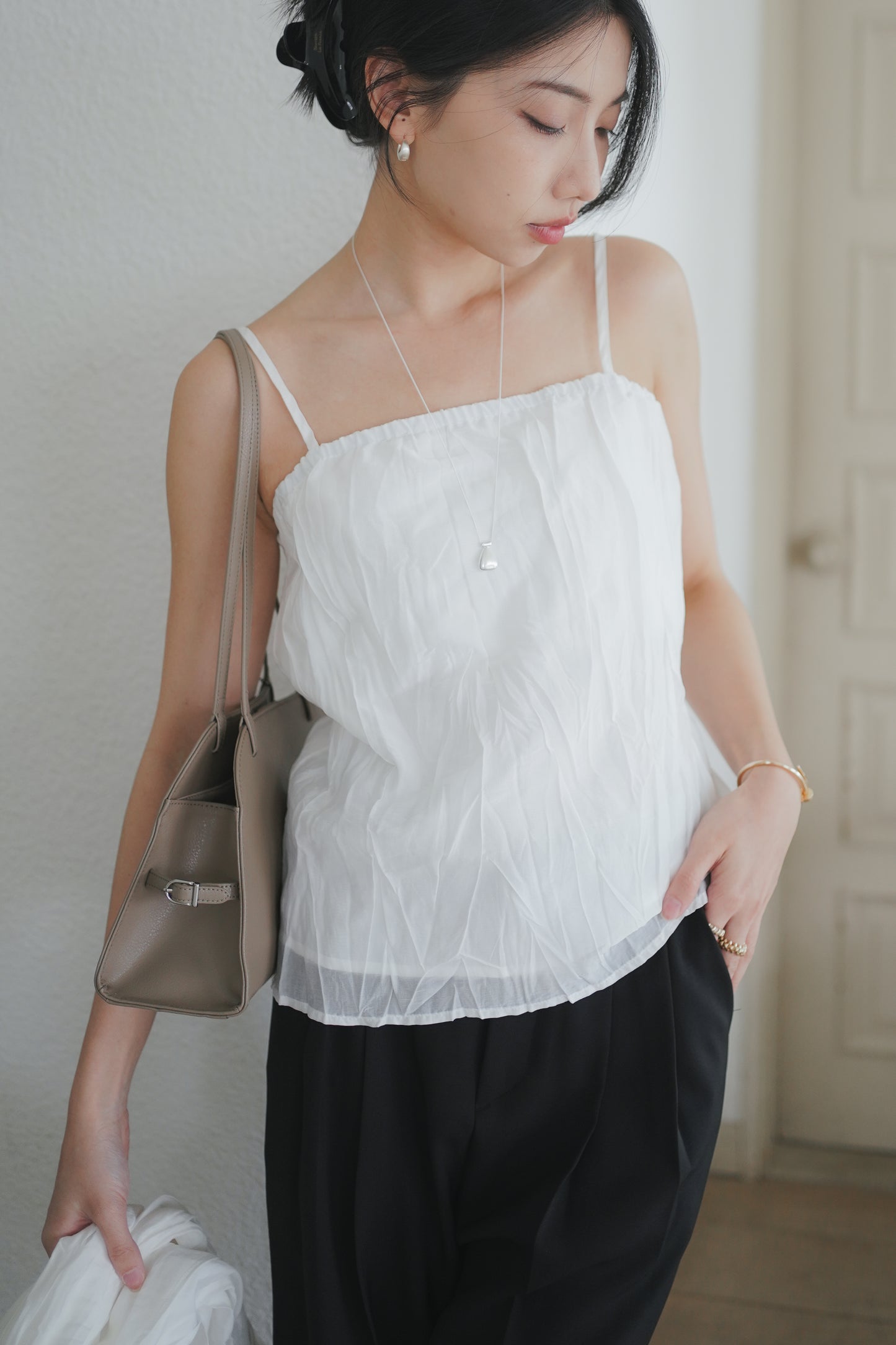 𝐌𝐚𝐲〖高級感立體壓褶〗Fluid Crinkle Scarf Top