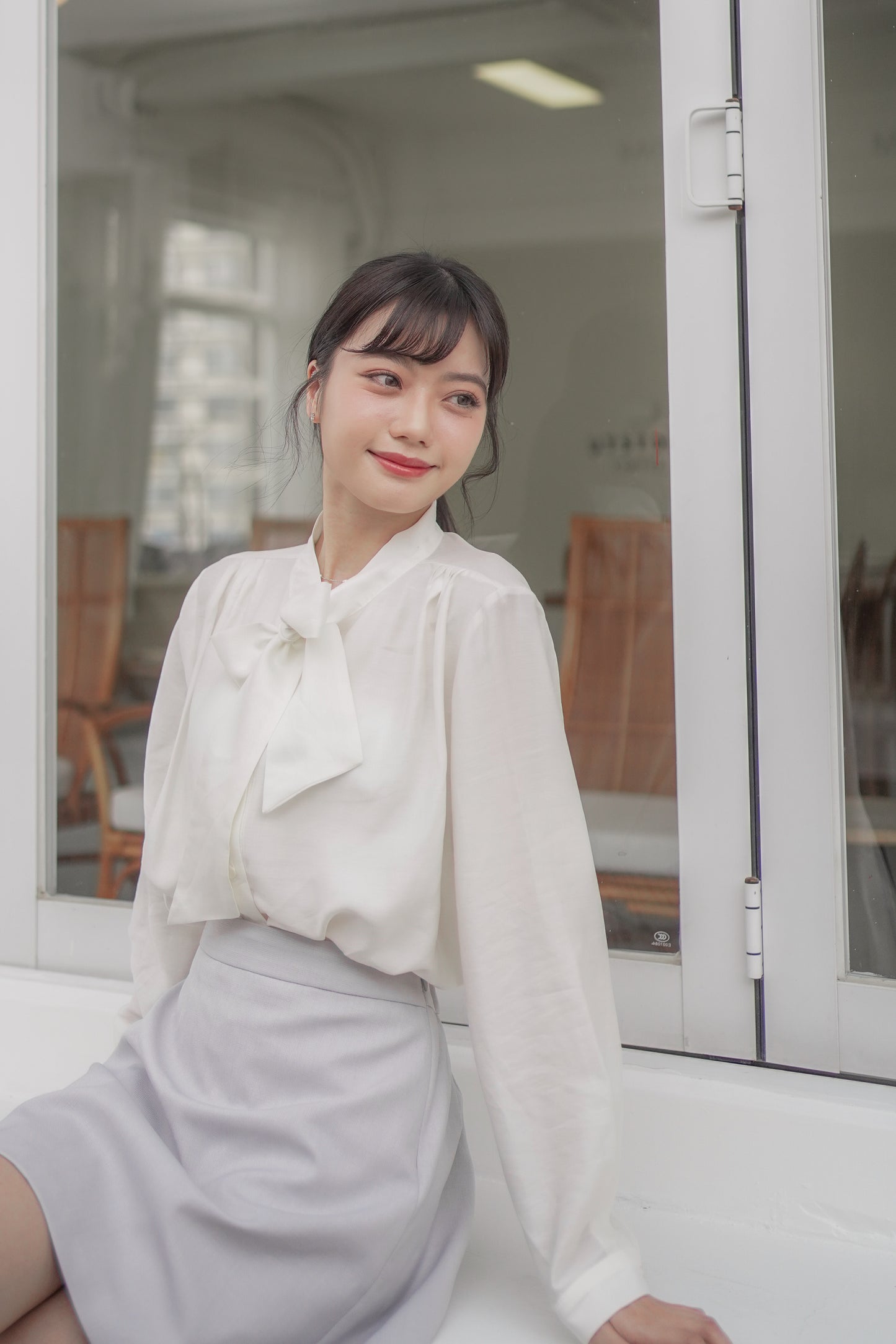 𝐌𝐚𝐫 Knotted Collar Blouse