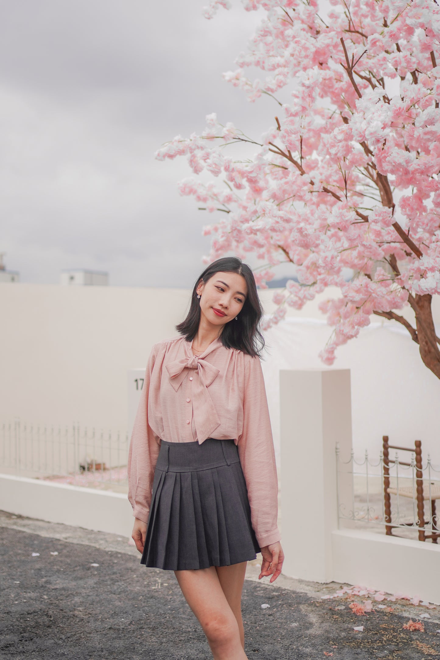 𝐌𝐚𝐫 Knotted Collar Blouse