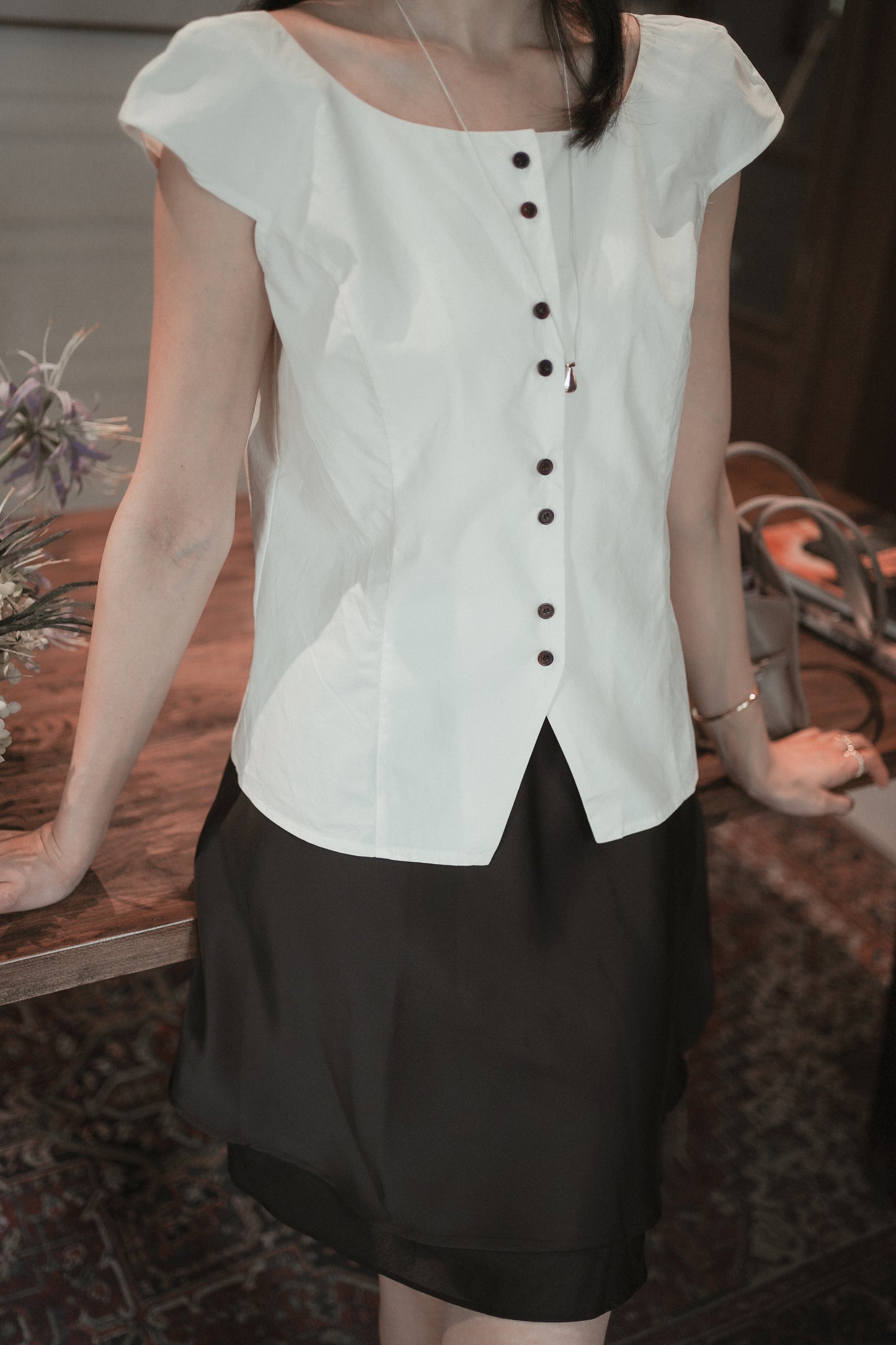 𝐉𝐮𝐧 Modern Frame Top