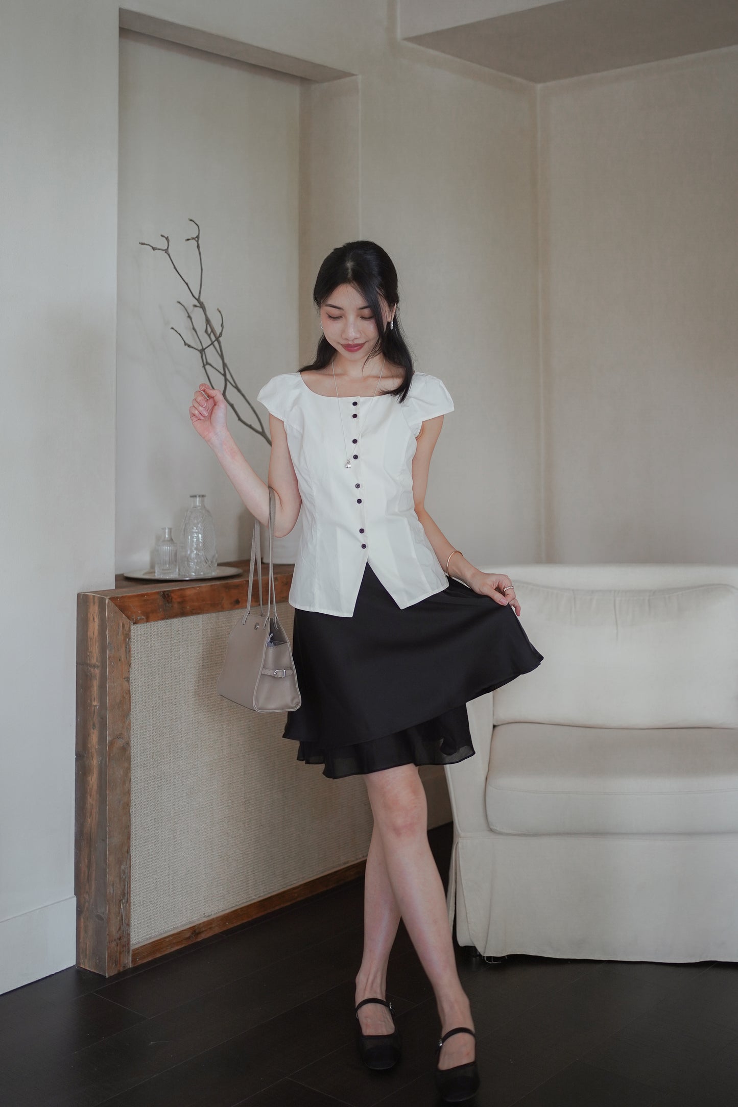 𝐉𝐮𝐧 Modern Frame Top
