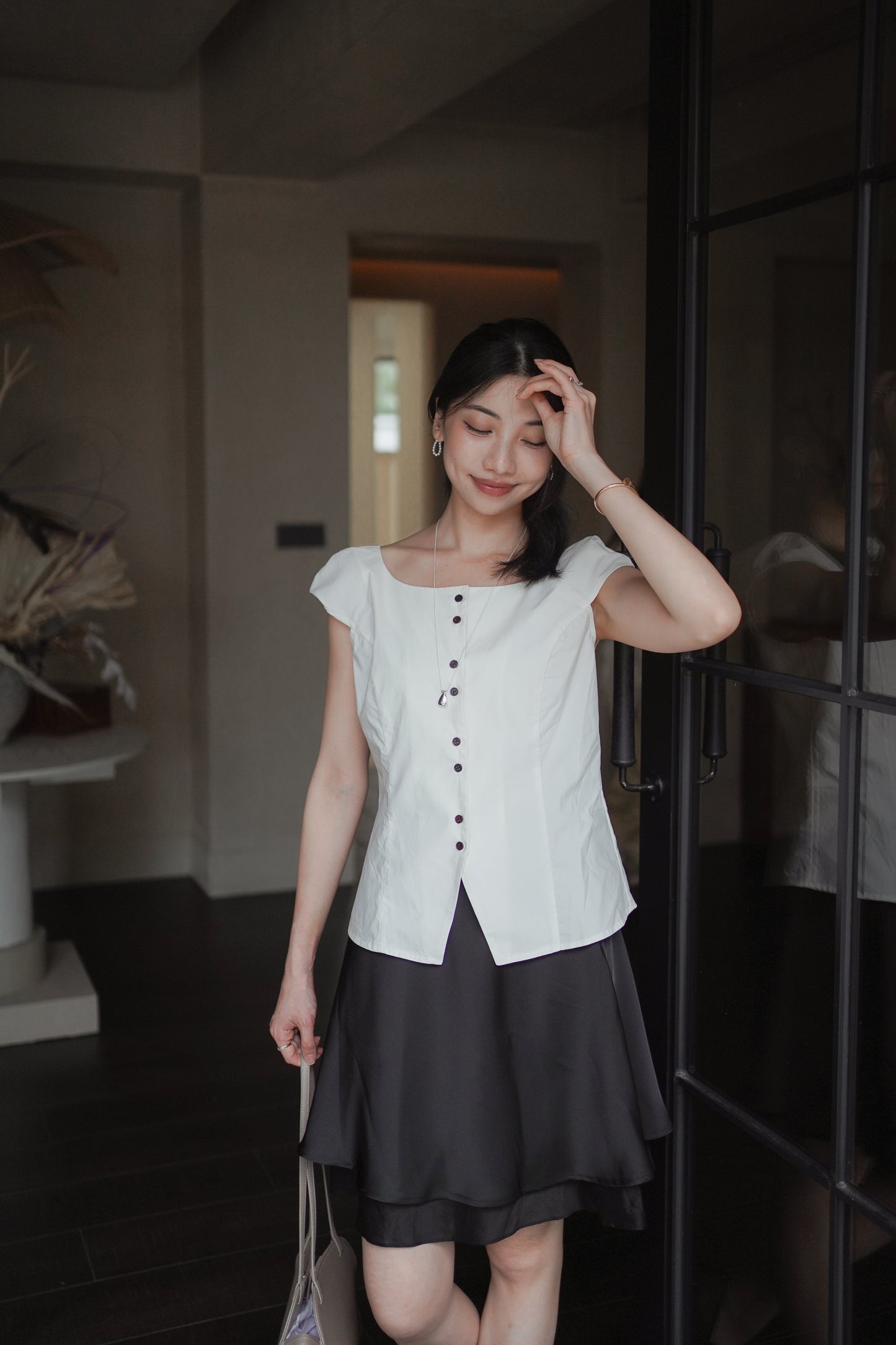 𝐉𝐮𝐧 Modern Frame Top