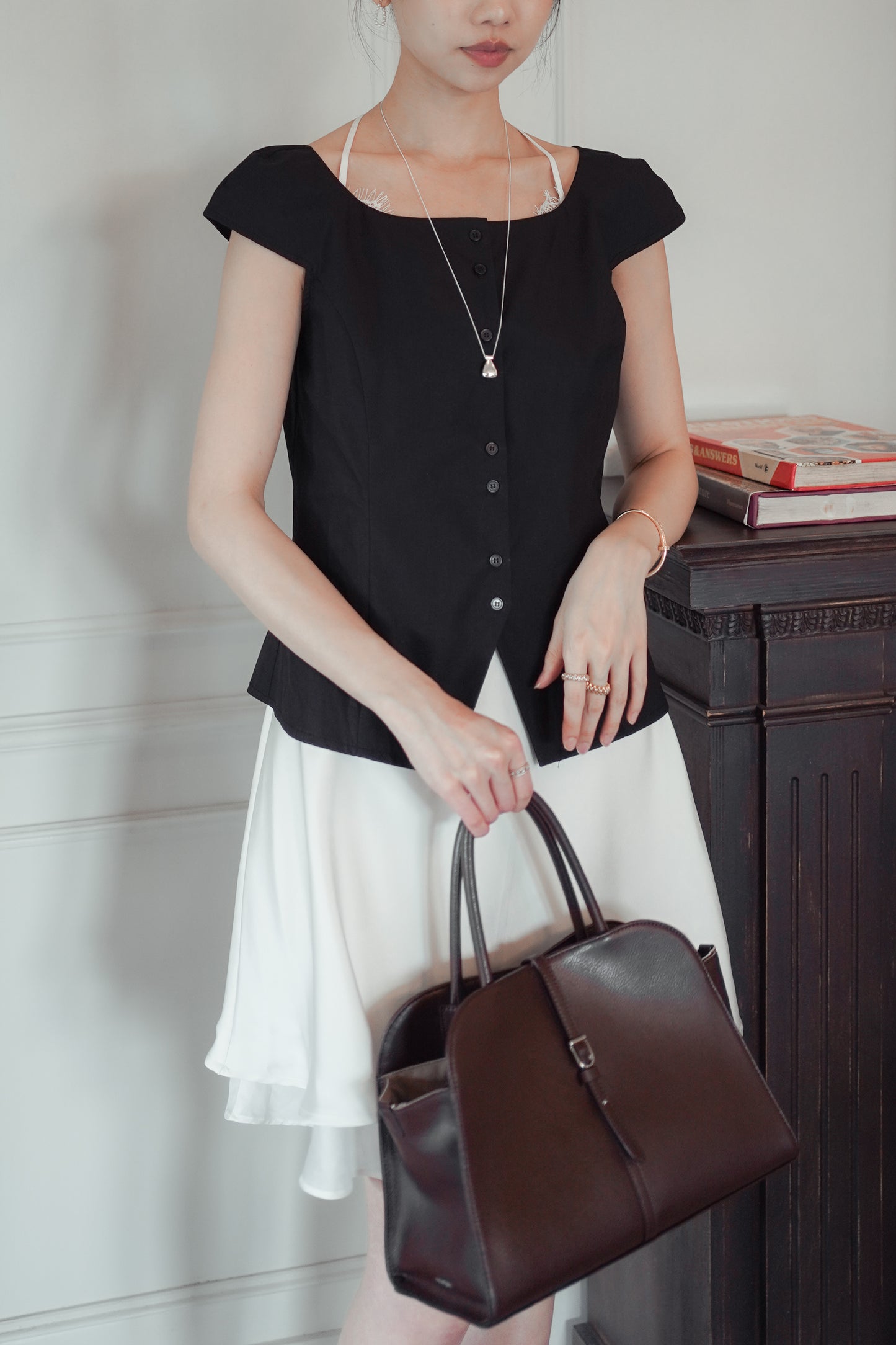 𝐉𝐮𝐧 Modern Frame Top