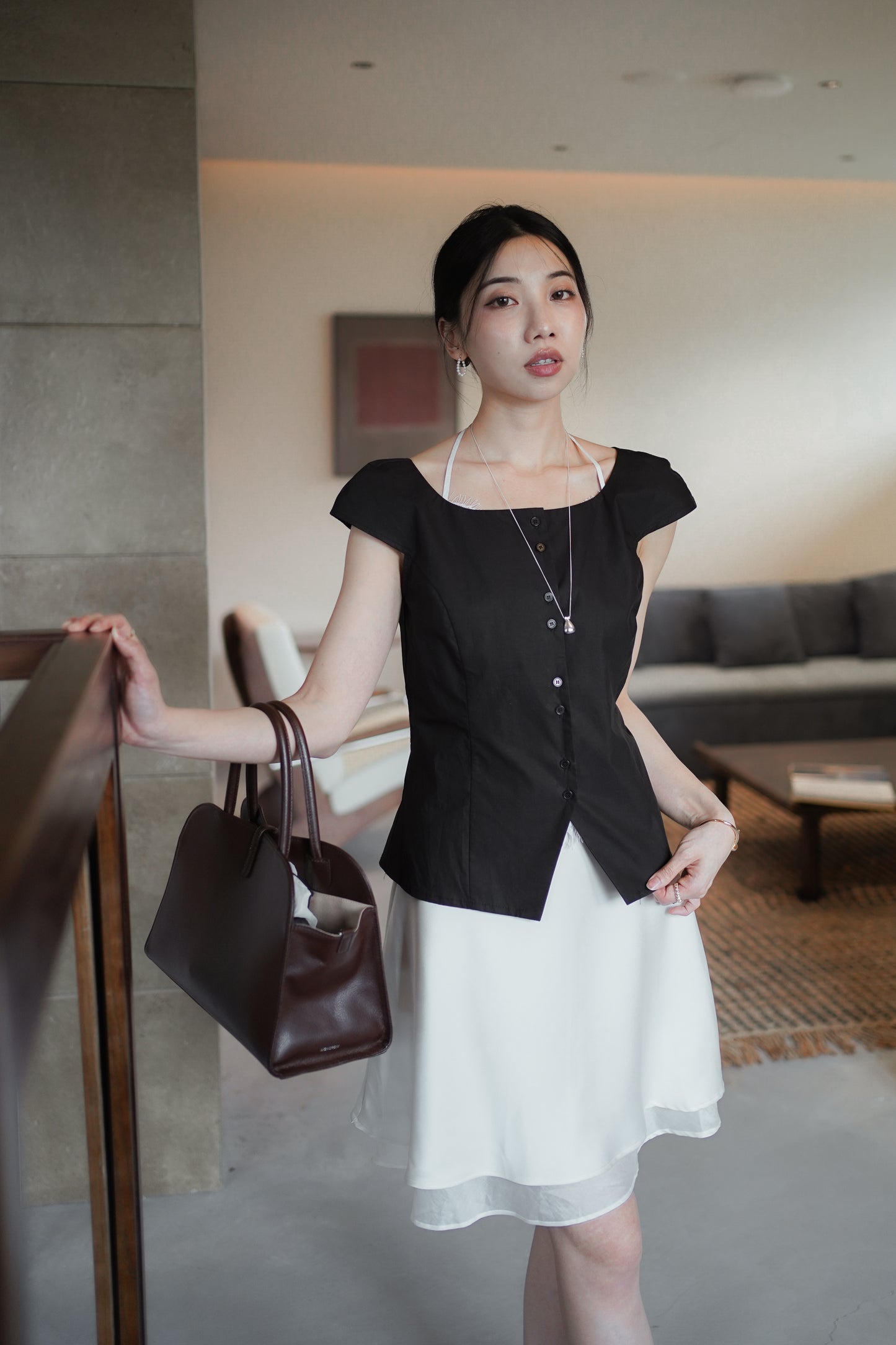 𝐉𝐮𝐧 Modern Frame Top