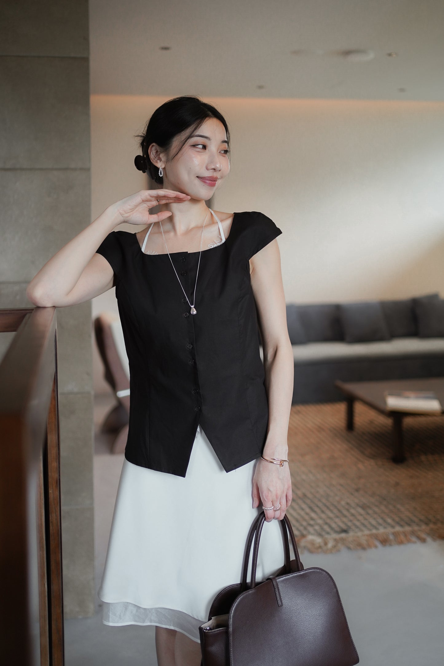 𝐉𝐮𝐧 Modern Frame Top