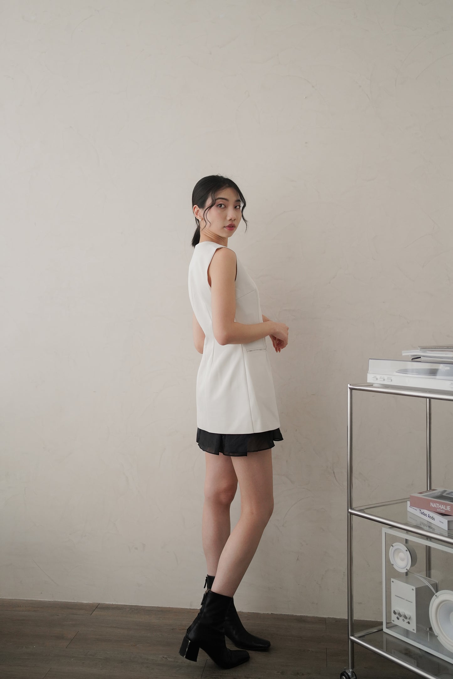 𝐉𝐮𝐥 Sculpted Line Tunic