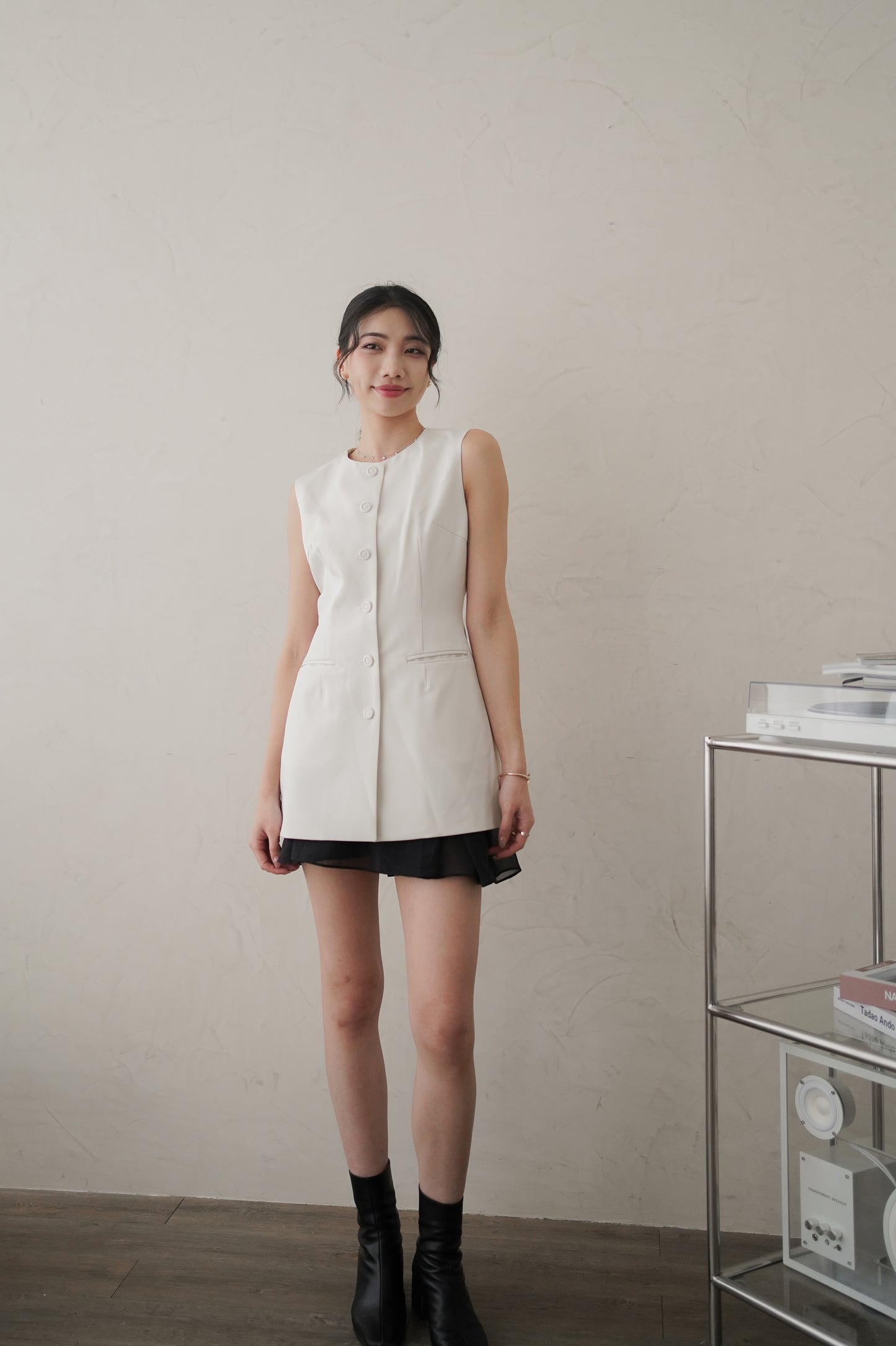 𝐉𝐮𝐥 Sculpted Line Tunic