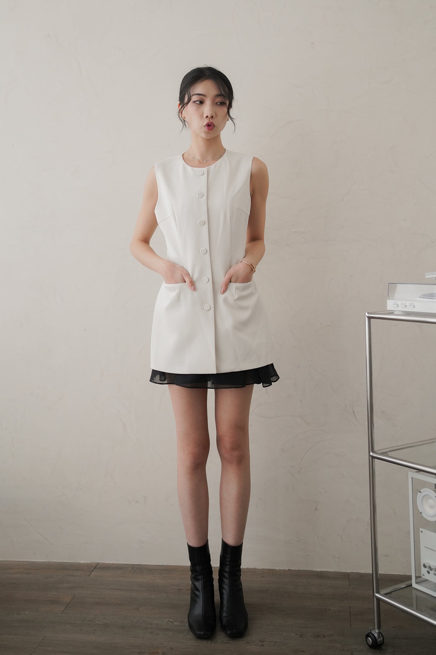 𝐉𝐮𝐥 Sculpted Line Tunic