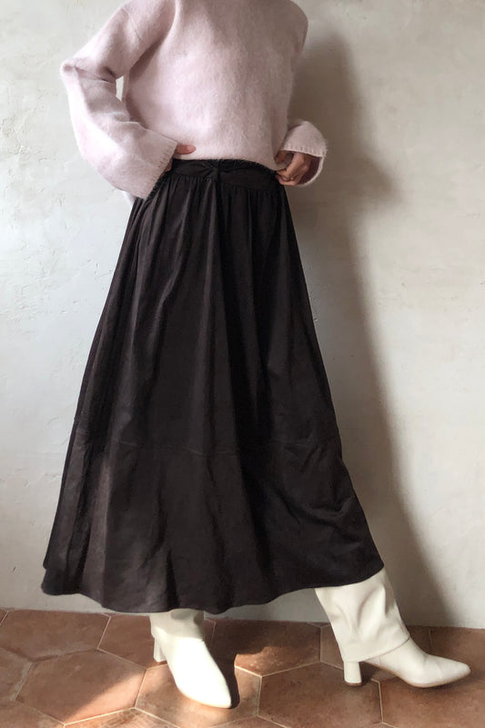 𝐍𝐨𝐯🇰🇷 Soft Matte Suede Midi Skirt