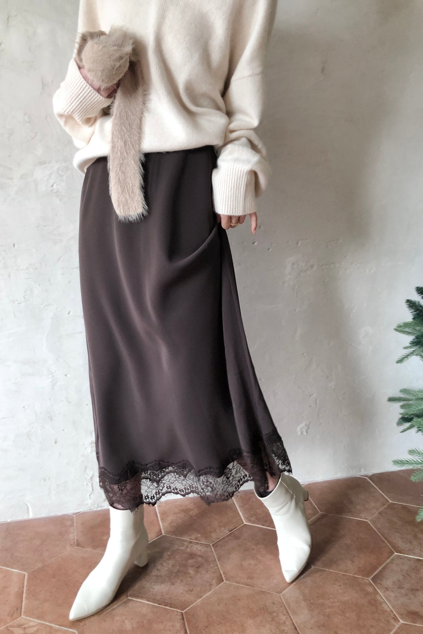 𝐍𝐨𝐯🇰🇷 Lace Hem Slip Skirt