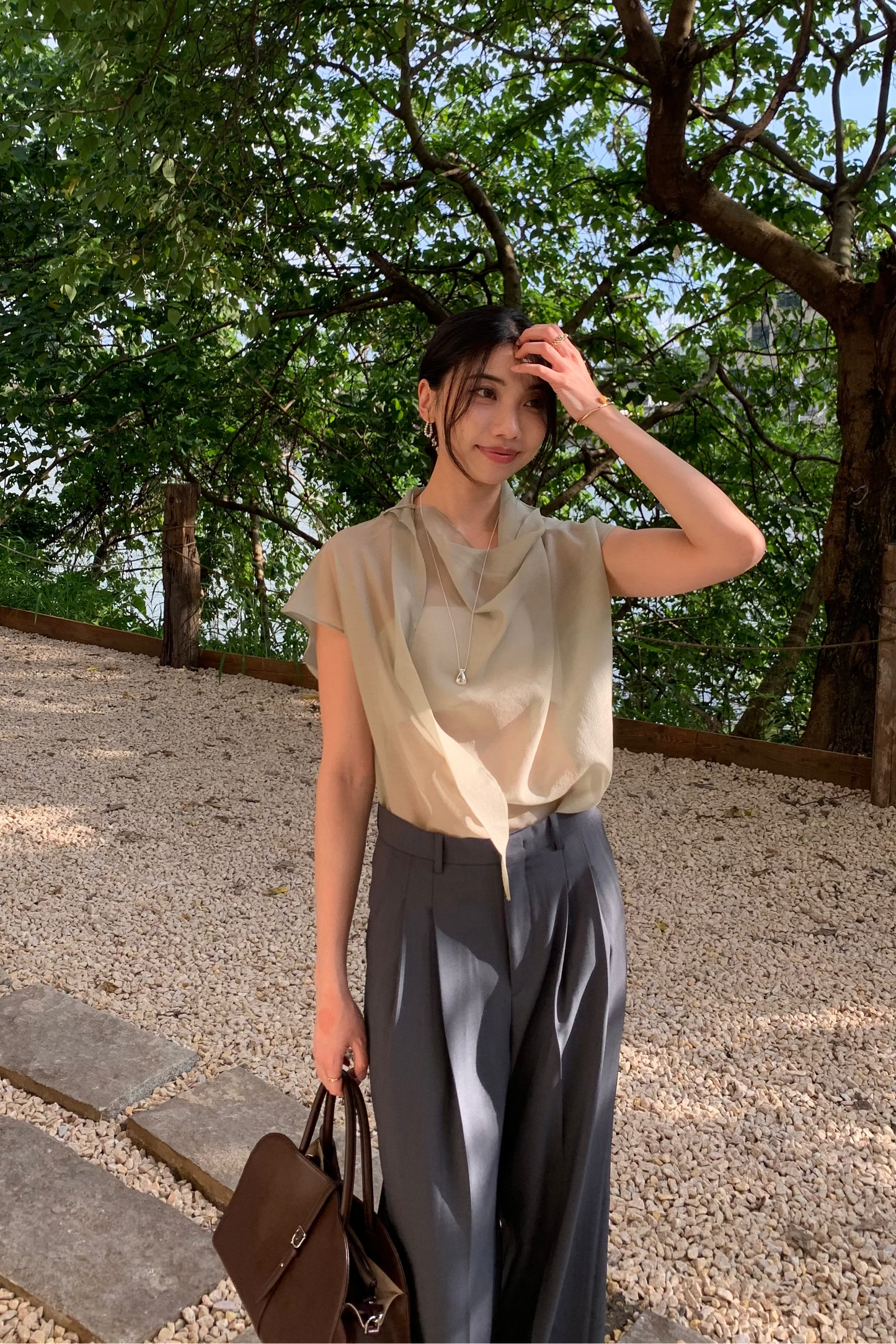 𝐉𝐮𝐧 Cowl Drape Top