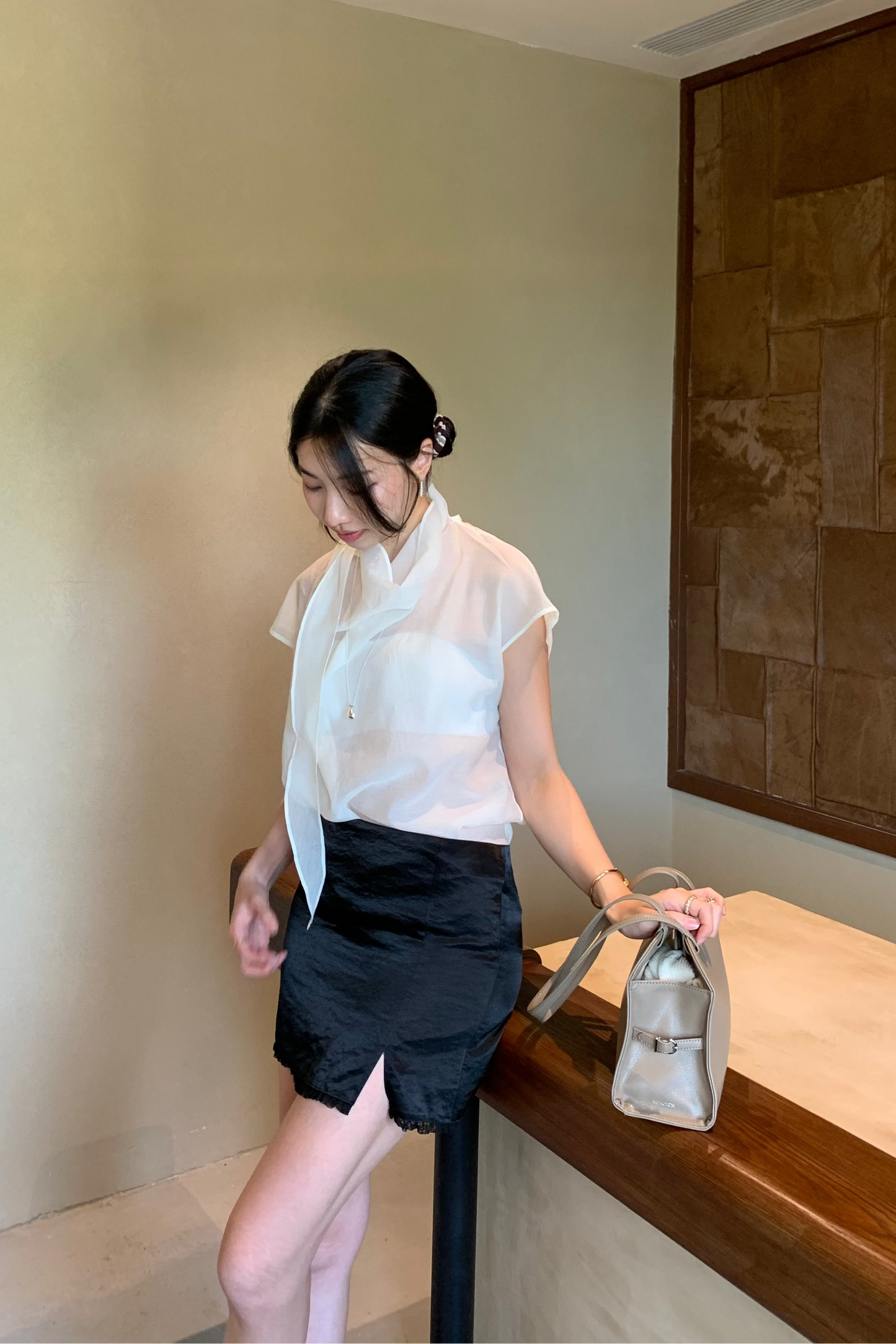 𝐉𝐮𝐧 Cowl Drape Top
