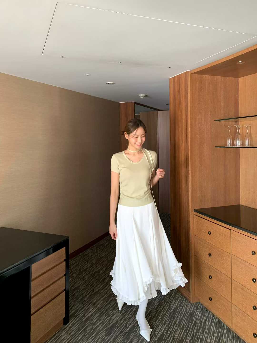 𝐅𝐞𝐛 【大熱restock款】Silhouette Flow Skirt