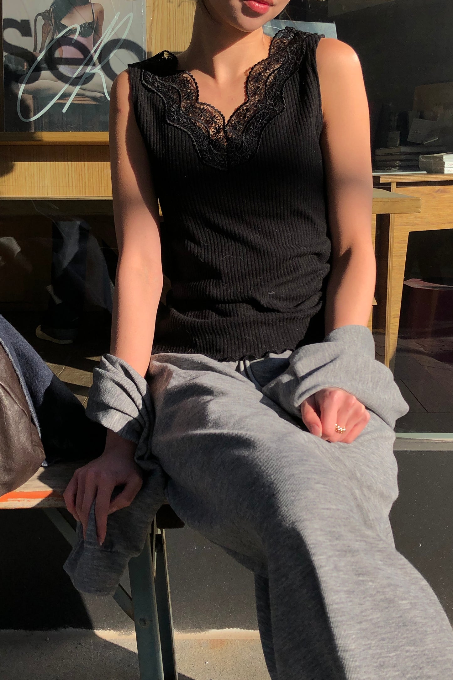 𝐍𝐨𝐯🇰🇷 Lace Trim Top